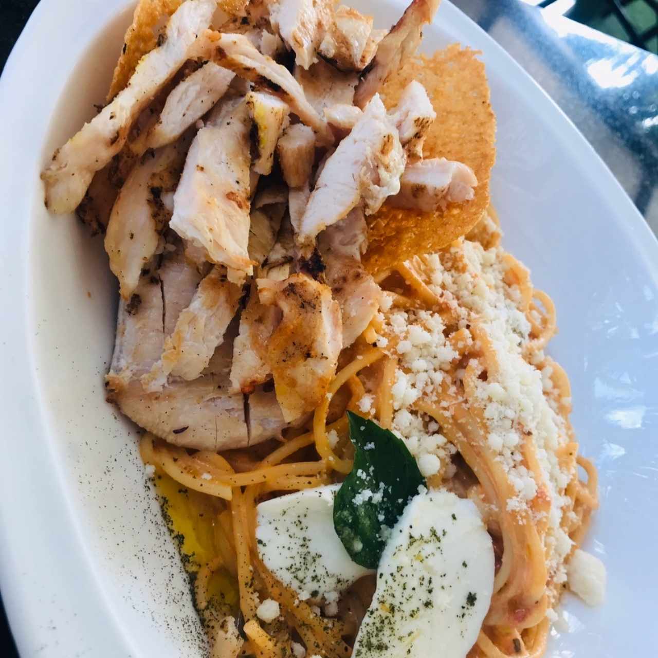 Spaghetti alfredo con Pollo 