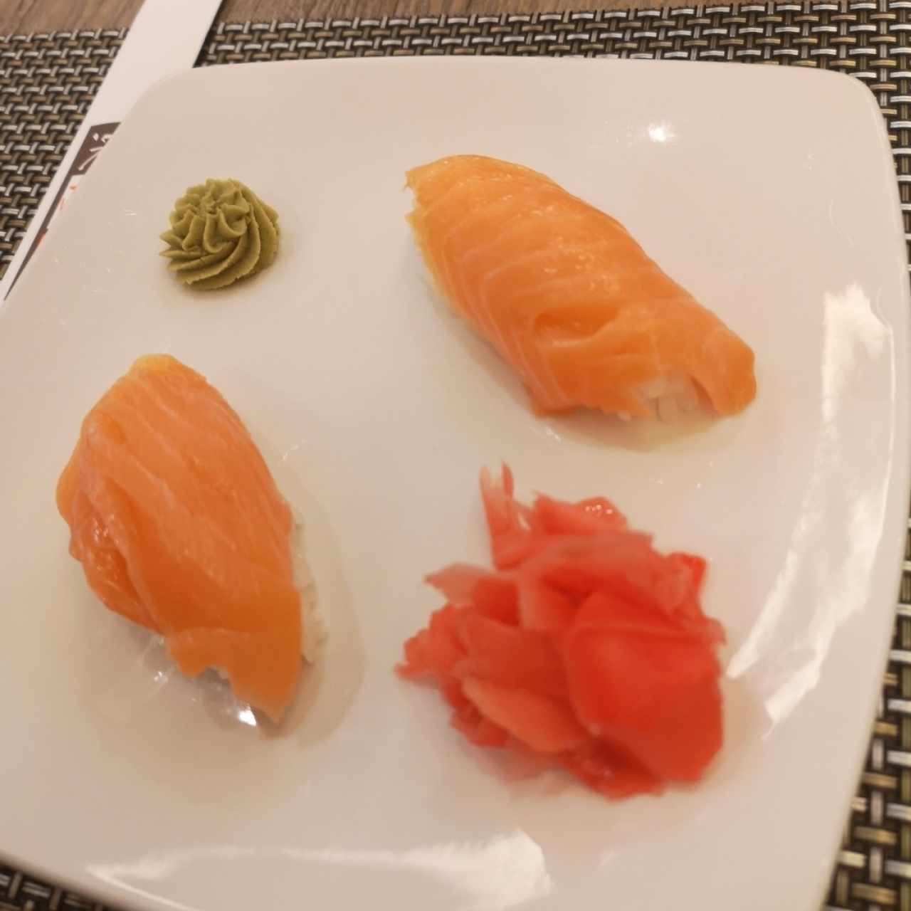 nigiri de salmón