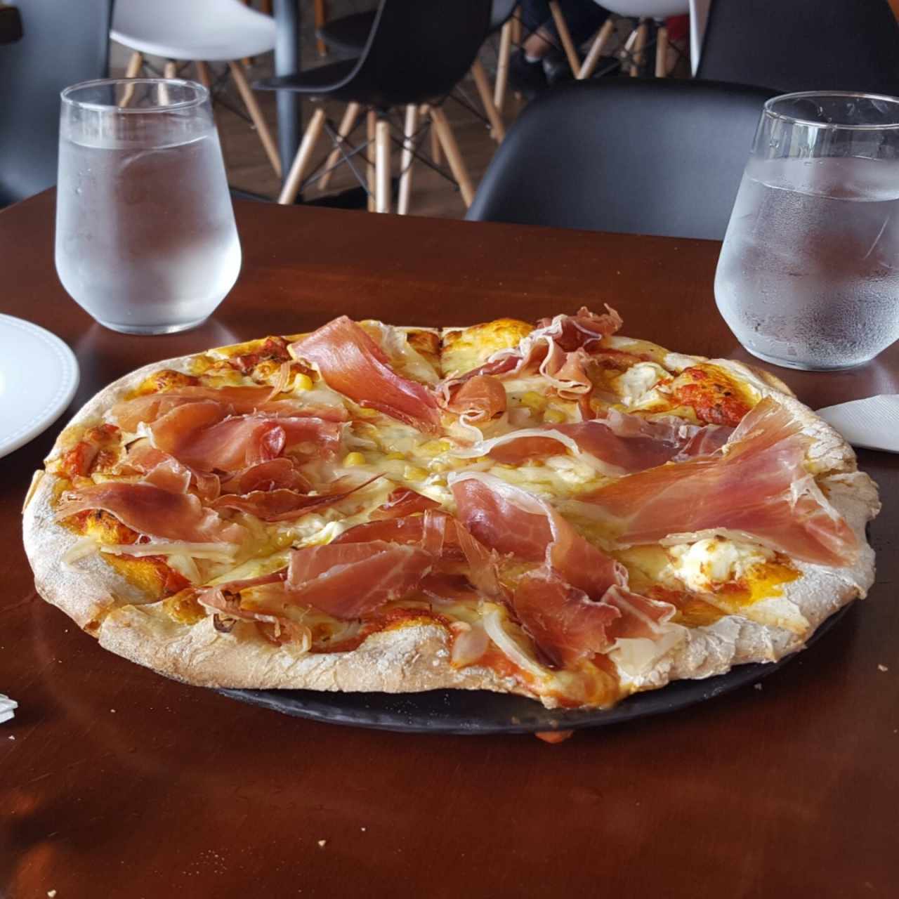 Pizza de jamón serrano