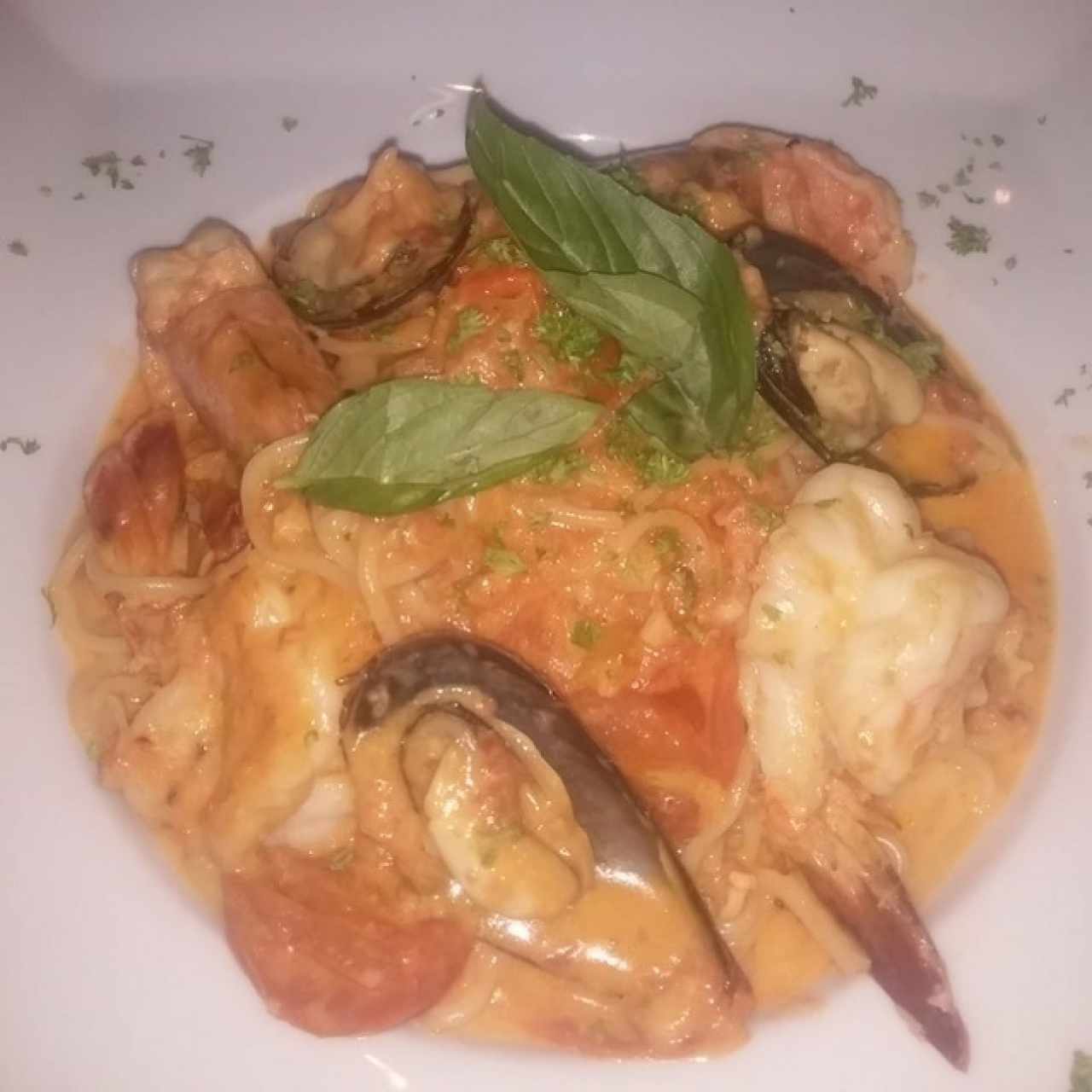 Spaguetini con langostinos y mejillones