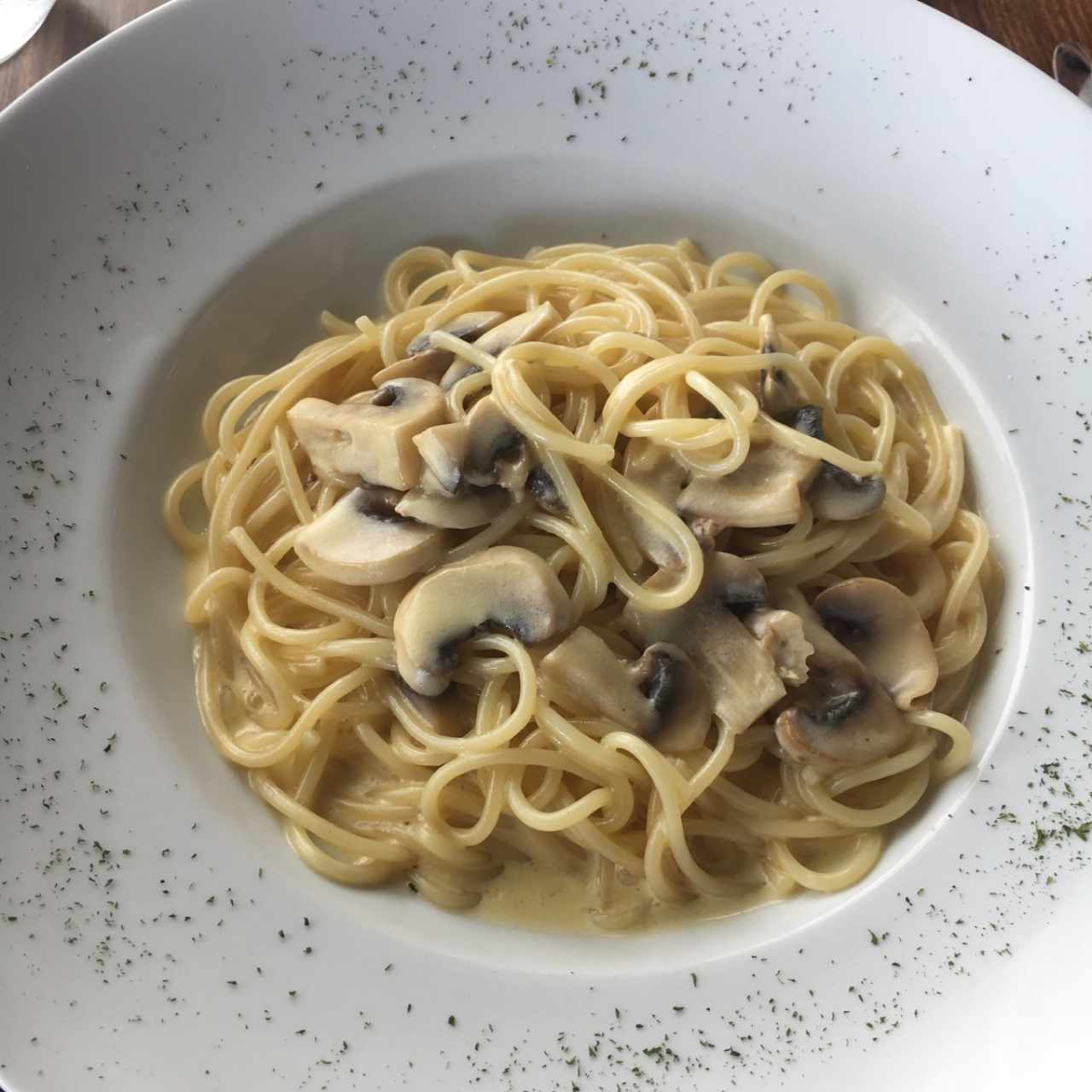 Pasta de crema con hongos 