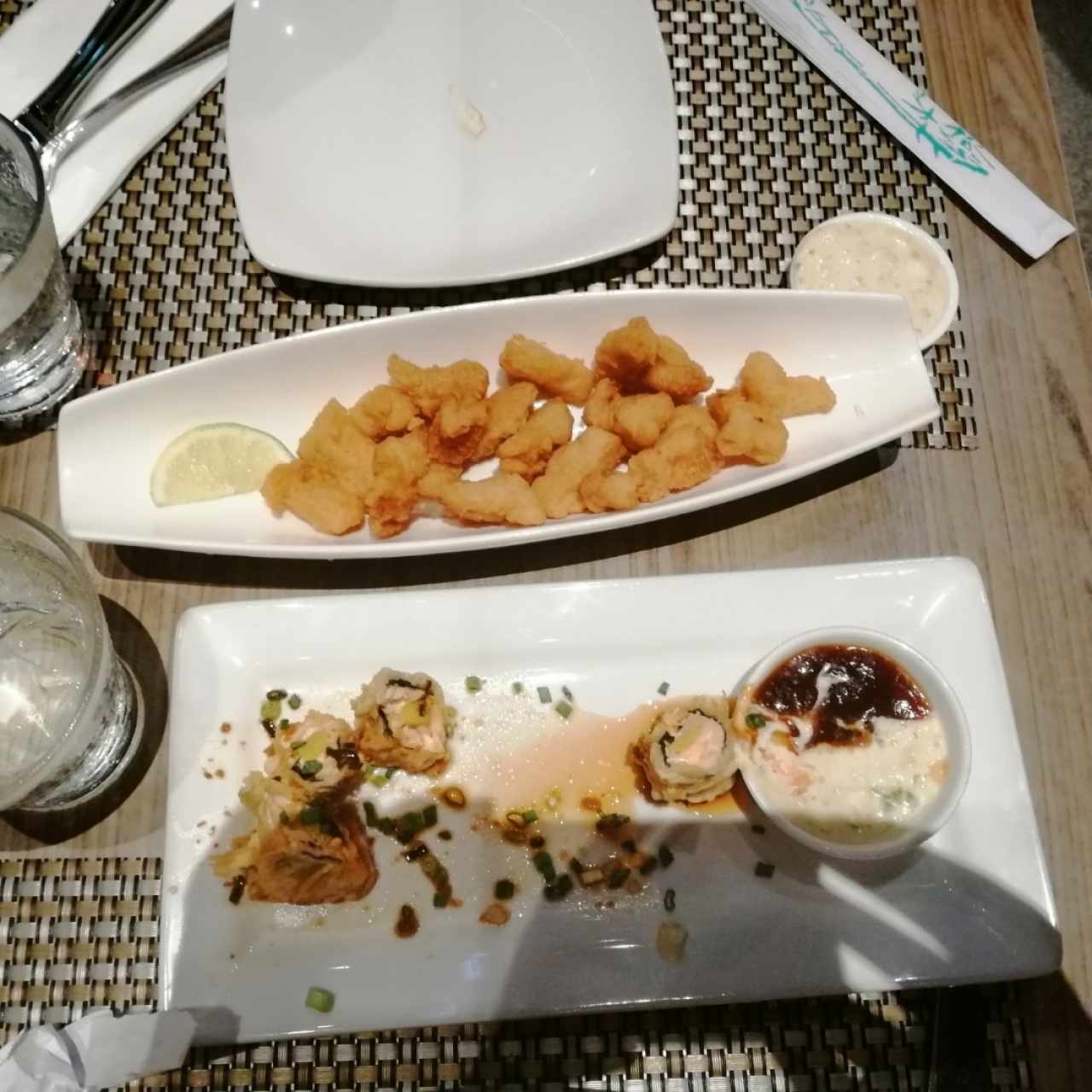 nuggets de pescado y rollitos de salmon