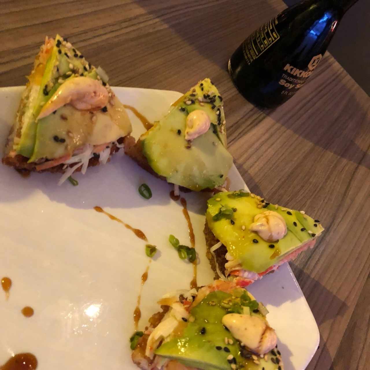 sushi pizza de salmón