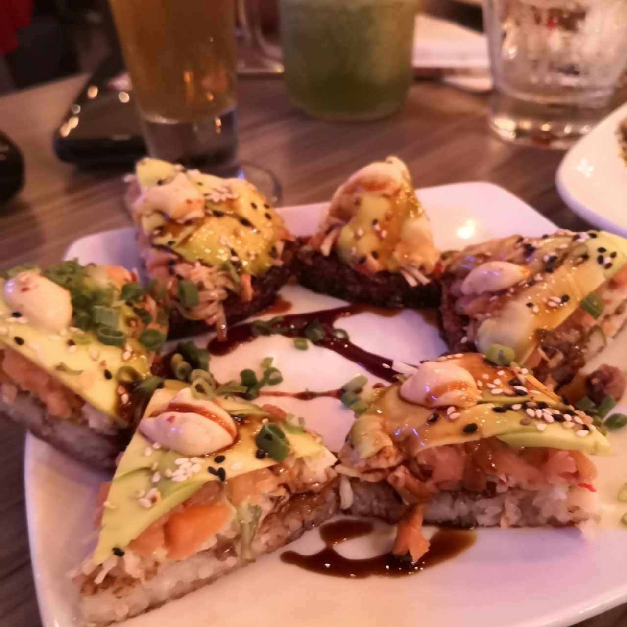 Sushi a pizza de Salmon