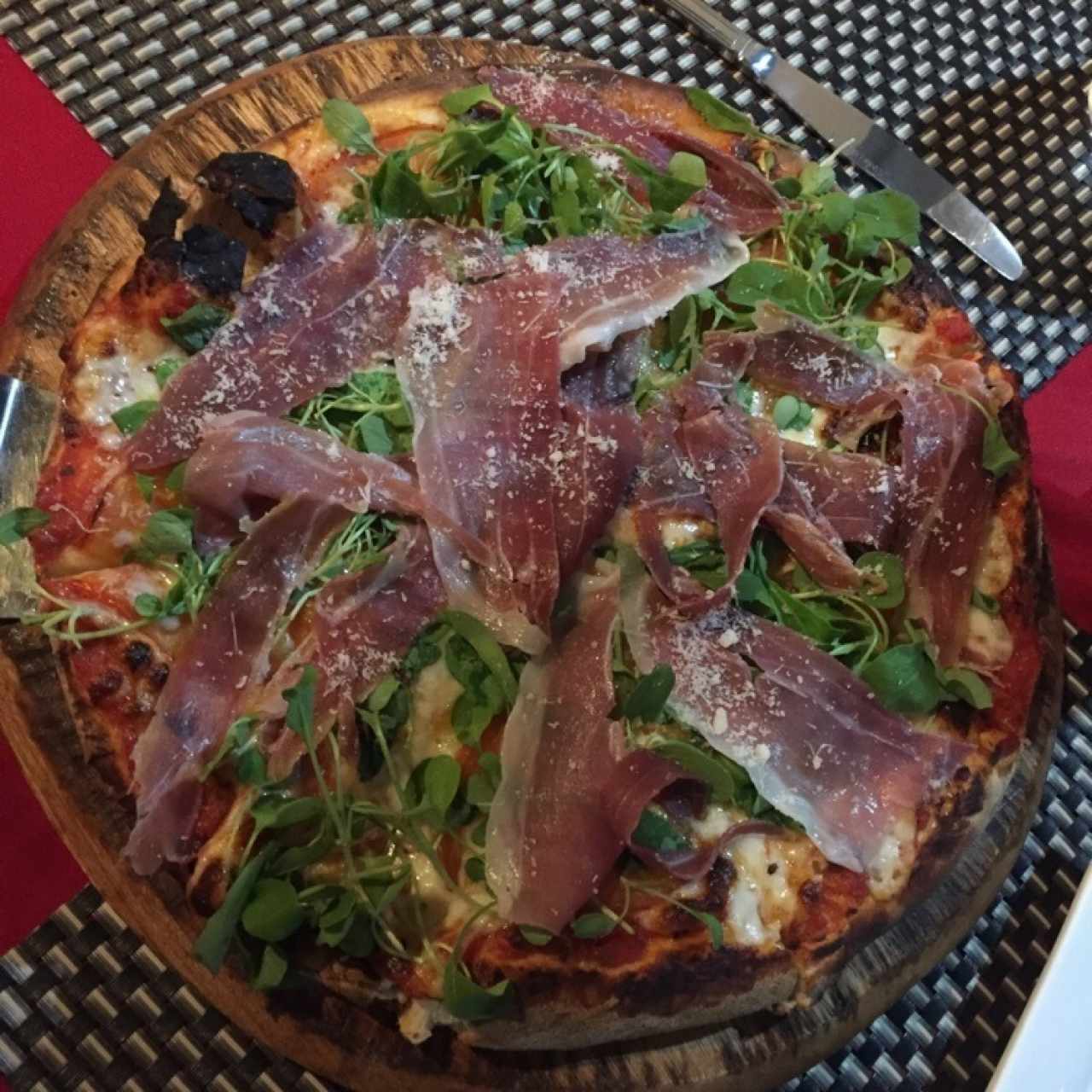 Pizza Rúgula con jamón serrano