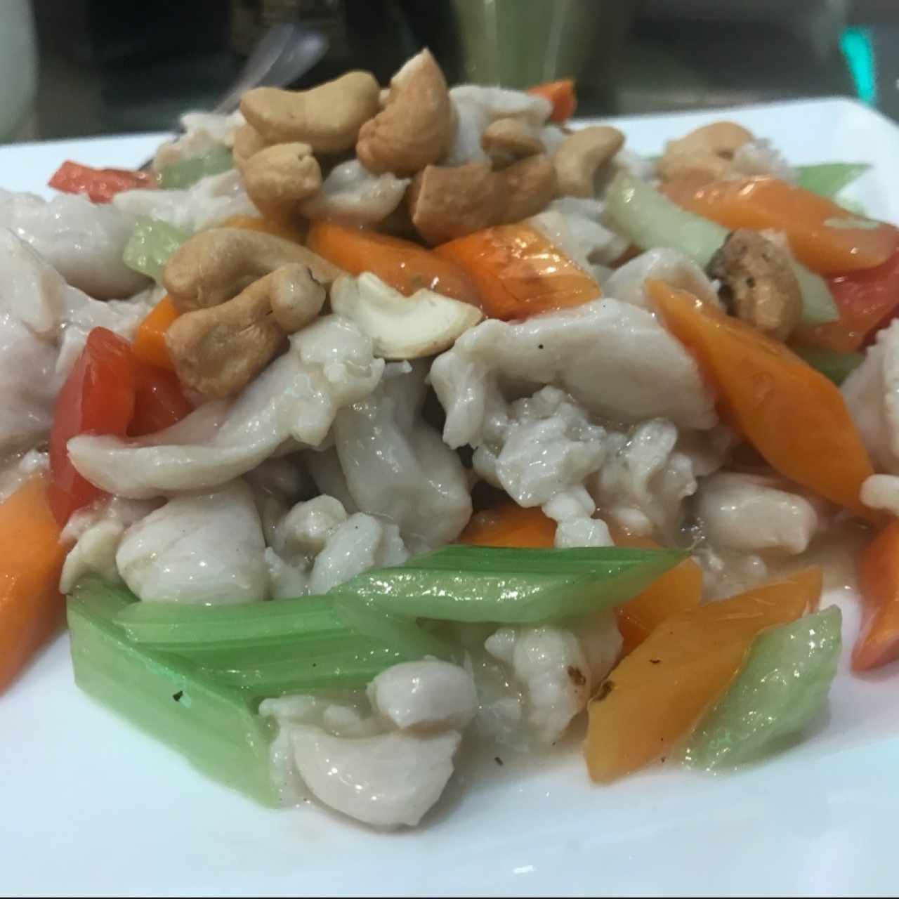 pollo con pepitas de marañon 