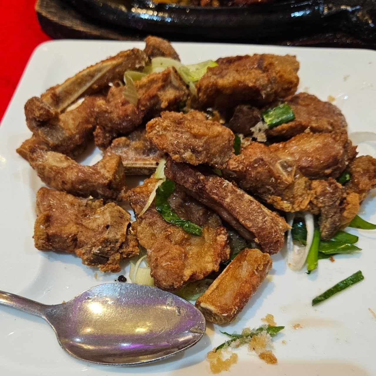 Costillas salteadas con ajo