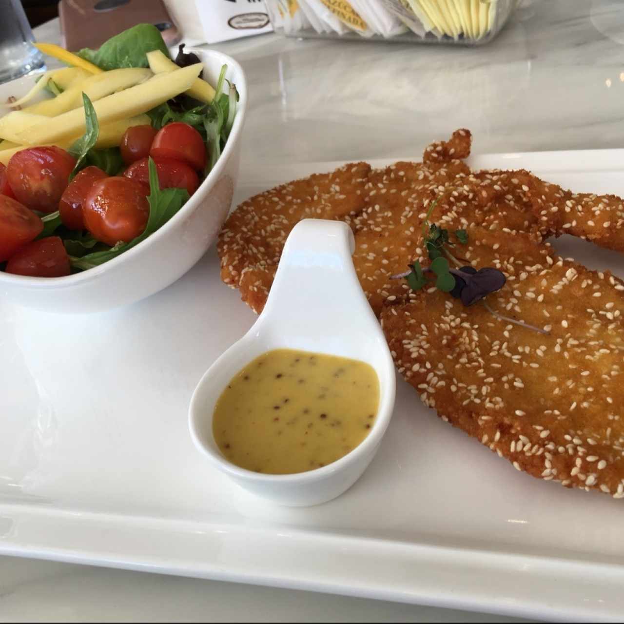 Schnitzel con ensalada