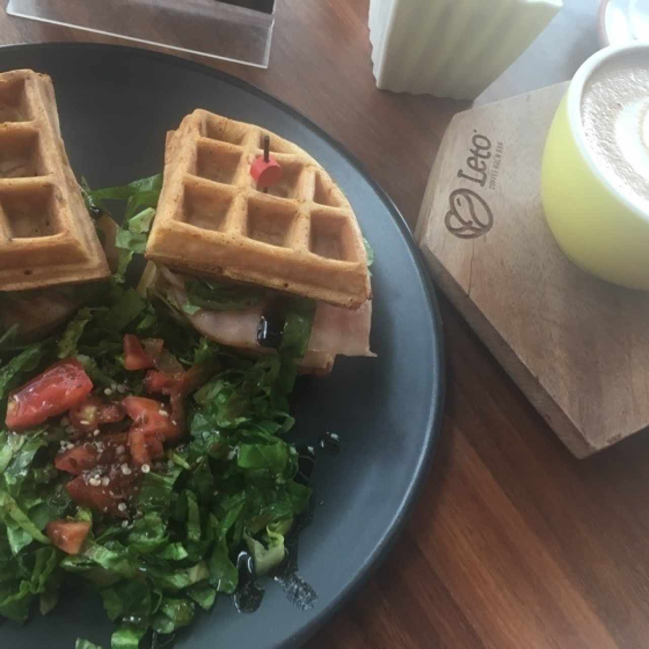 waffles con jamón de pavo 