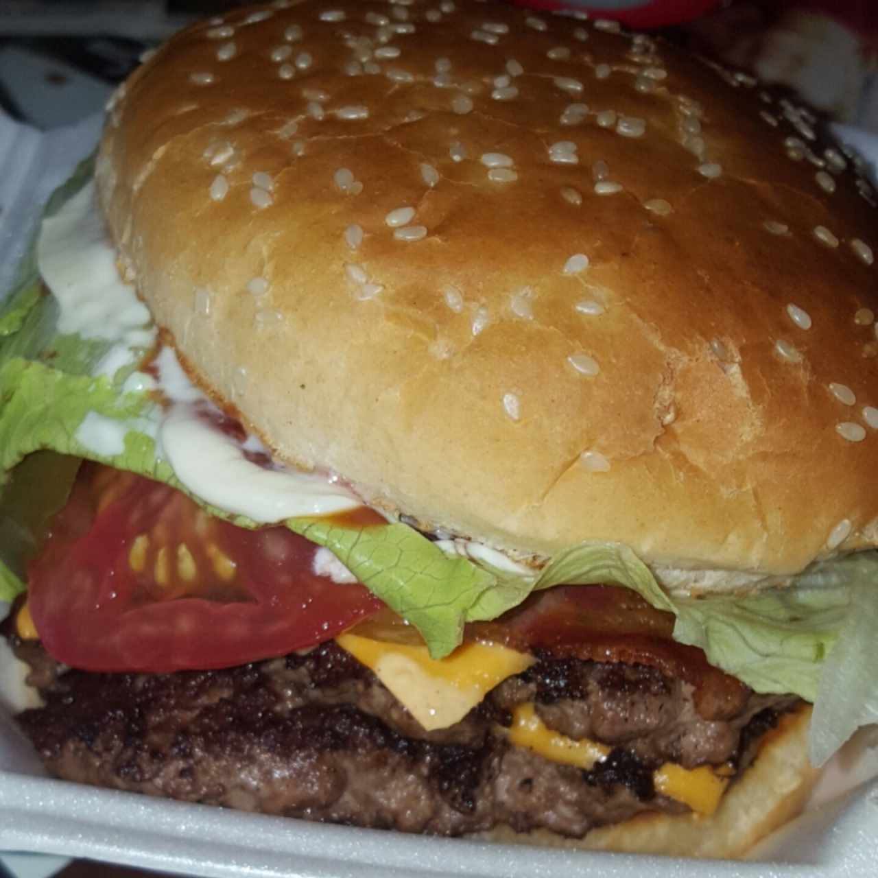 Rockstar (1LB) con bacon y queso amarillo