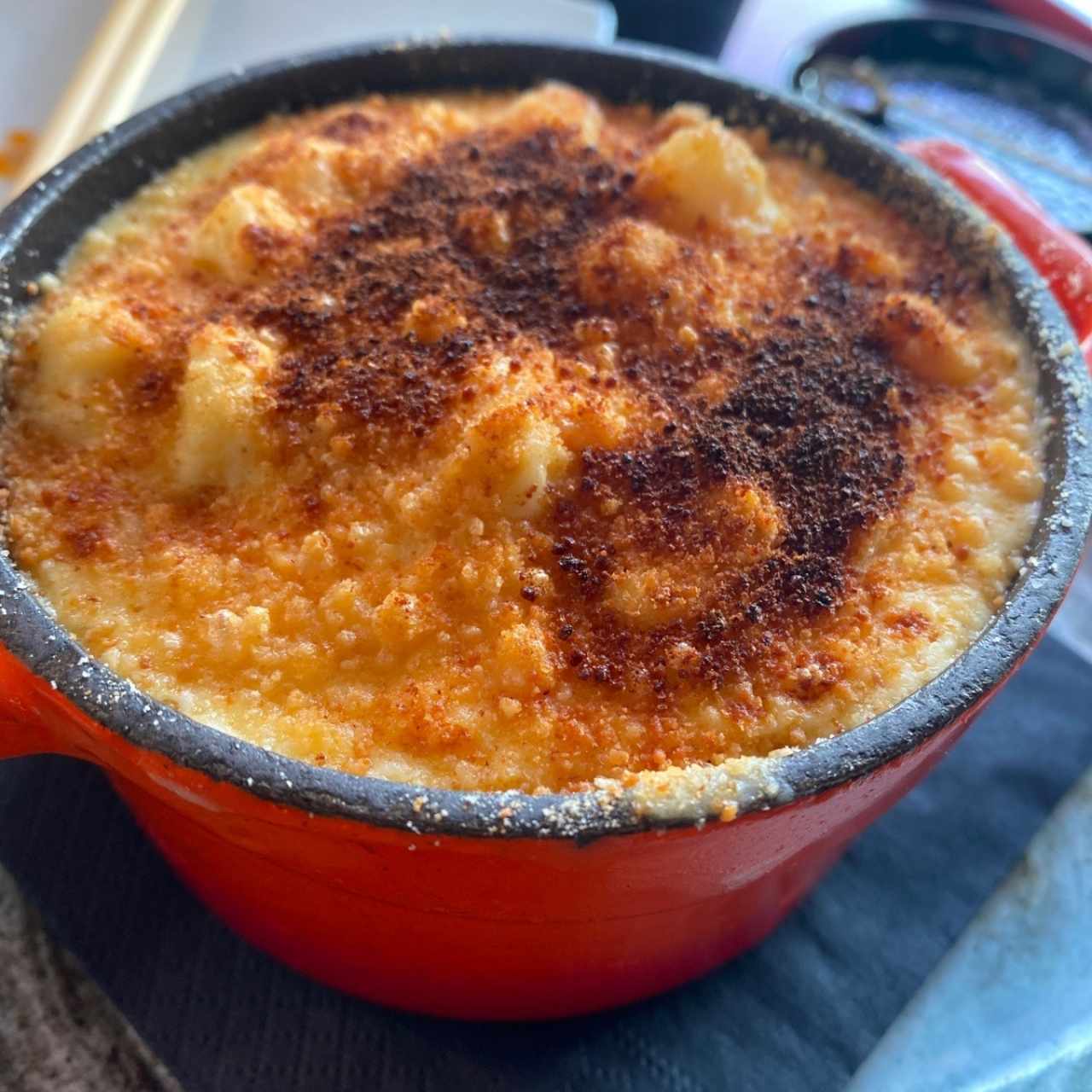 CAMARONES MAC AND CHEESE