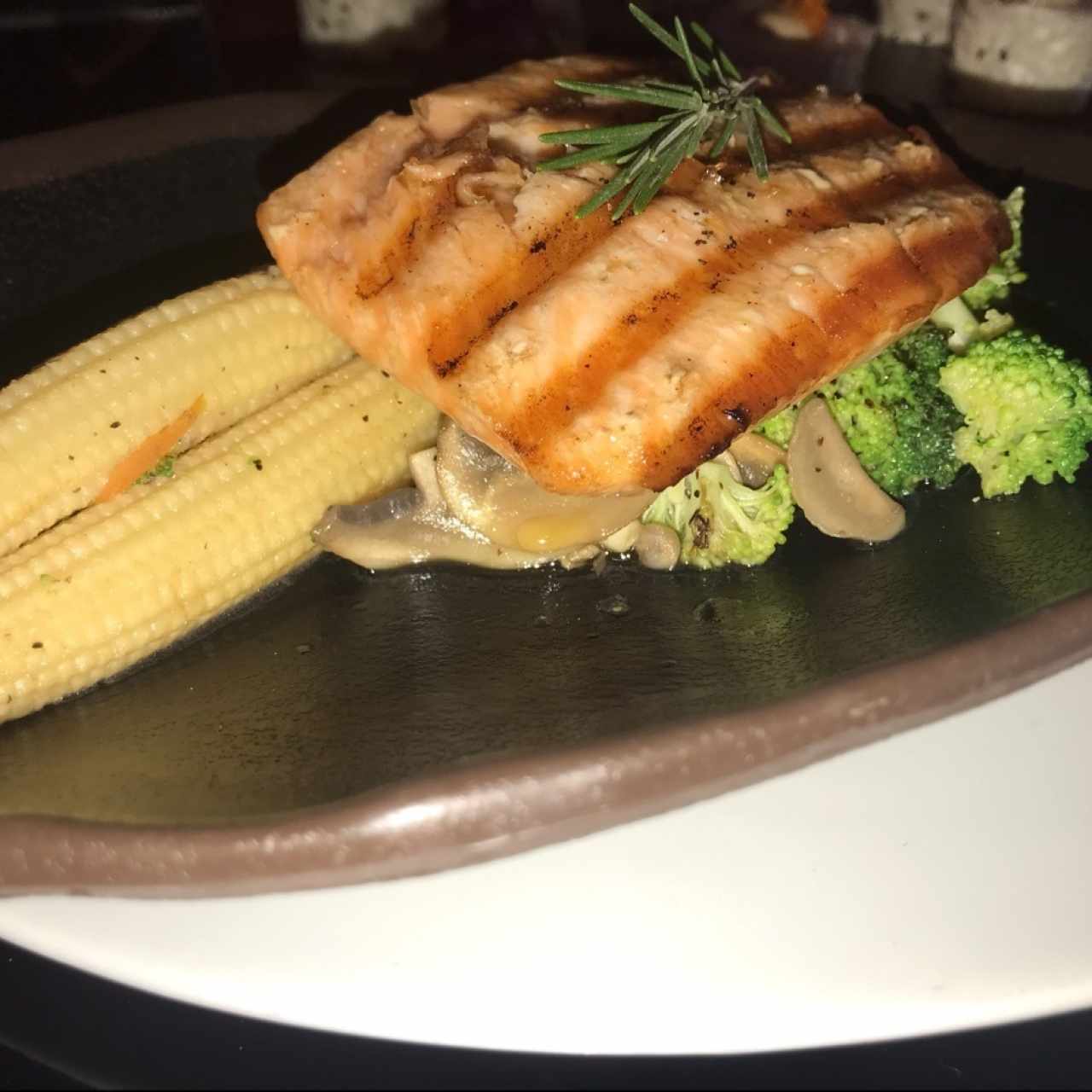 SALMON GLASEADO