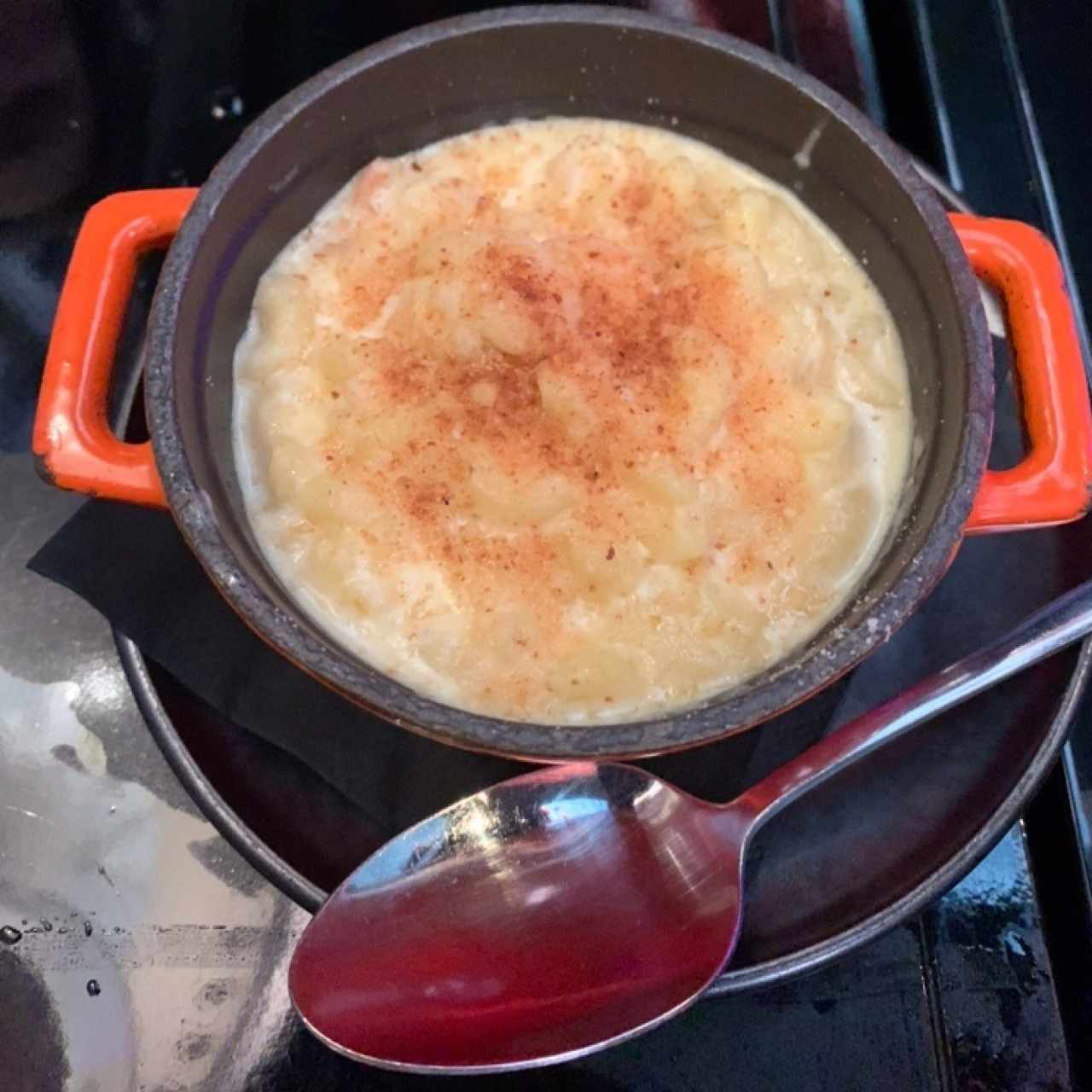 CAMARONES MAC AND CHEESE