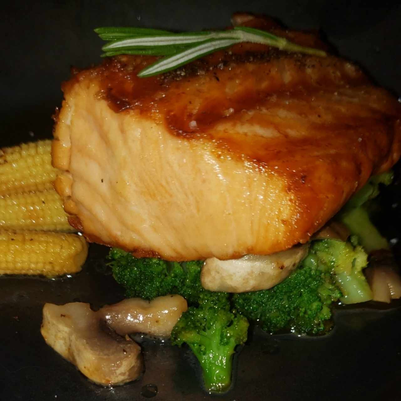 SALMON GLASEADO