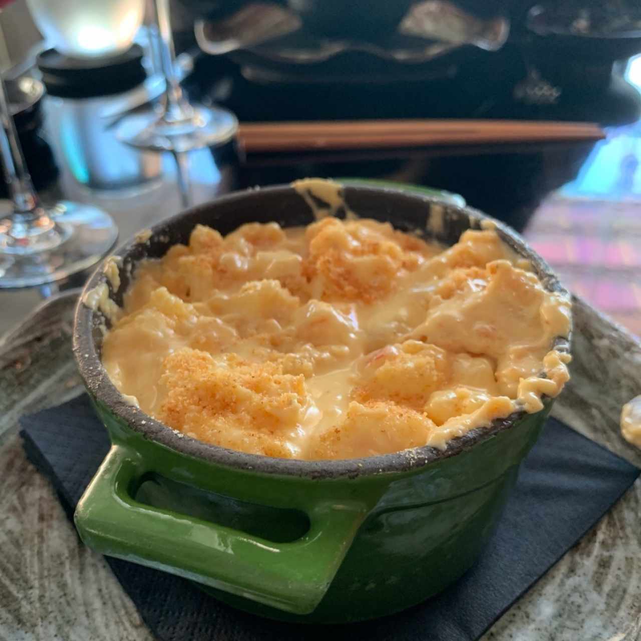 MAC AND CHEESE CON CAMARONES