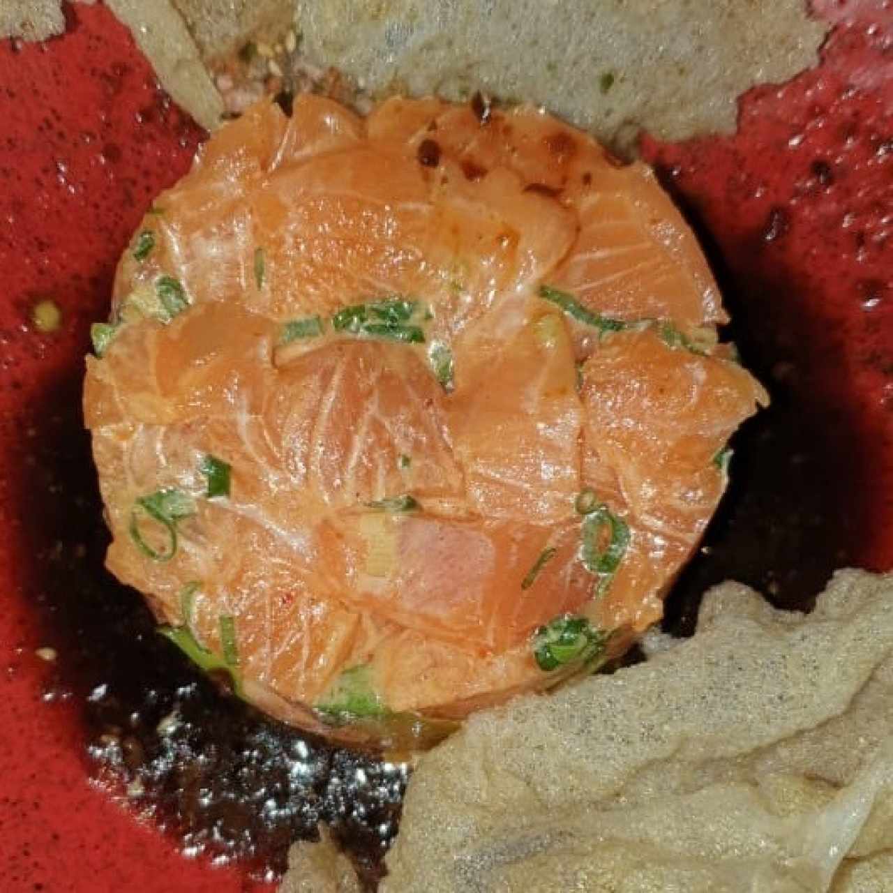 TARTAR DE SALMÓN Y CAVIAR NEGRO