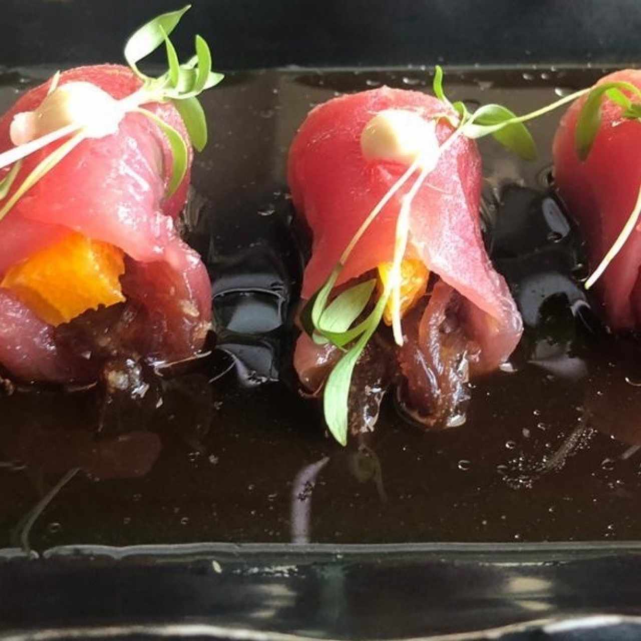 CRUDO DE ATÚN CON NARANJA