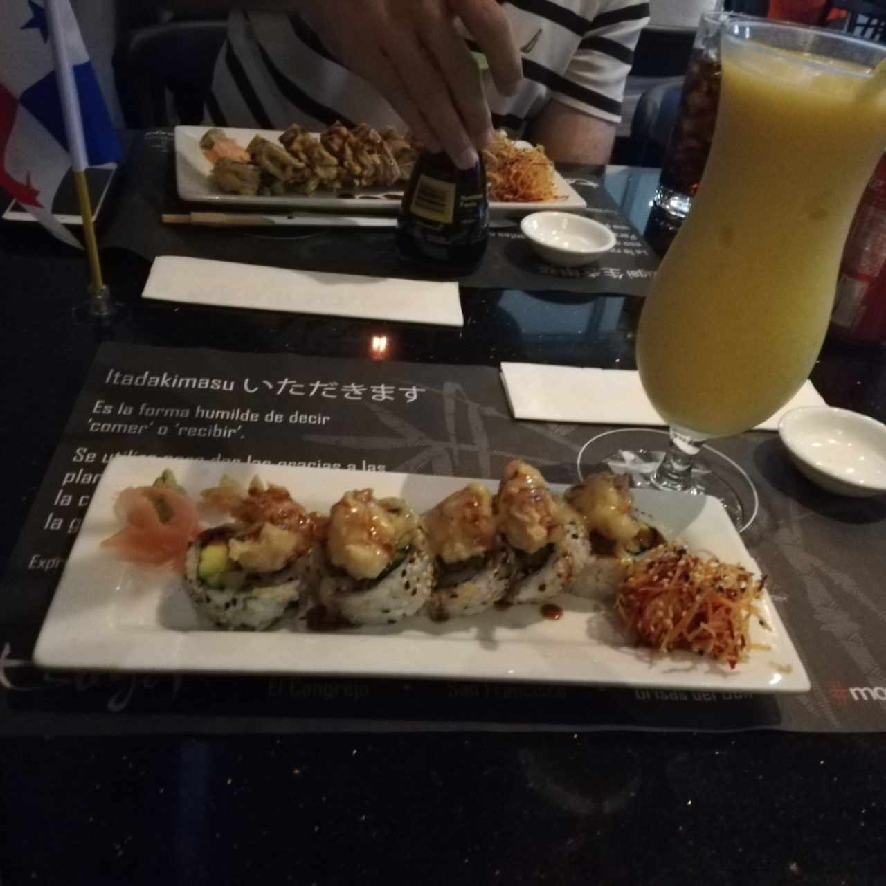 especial salmón  roll