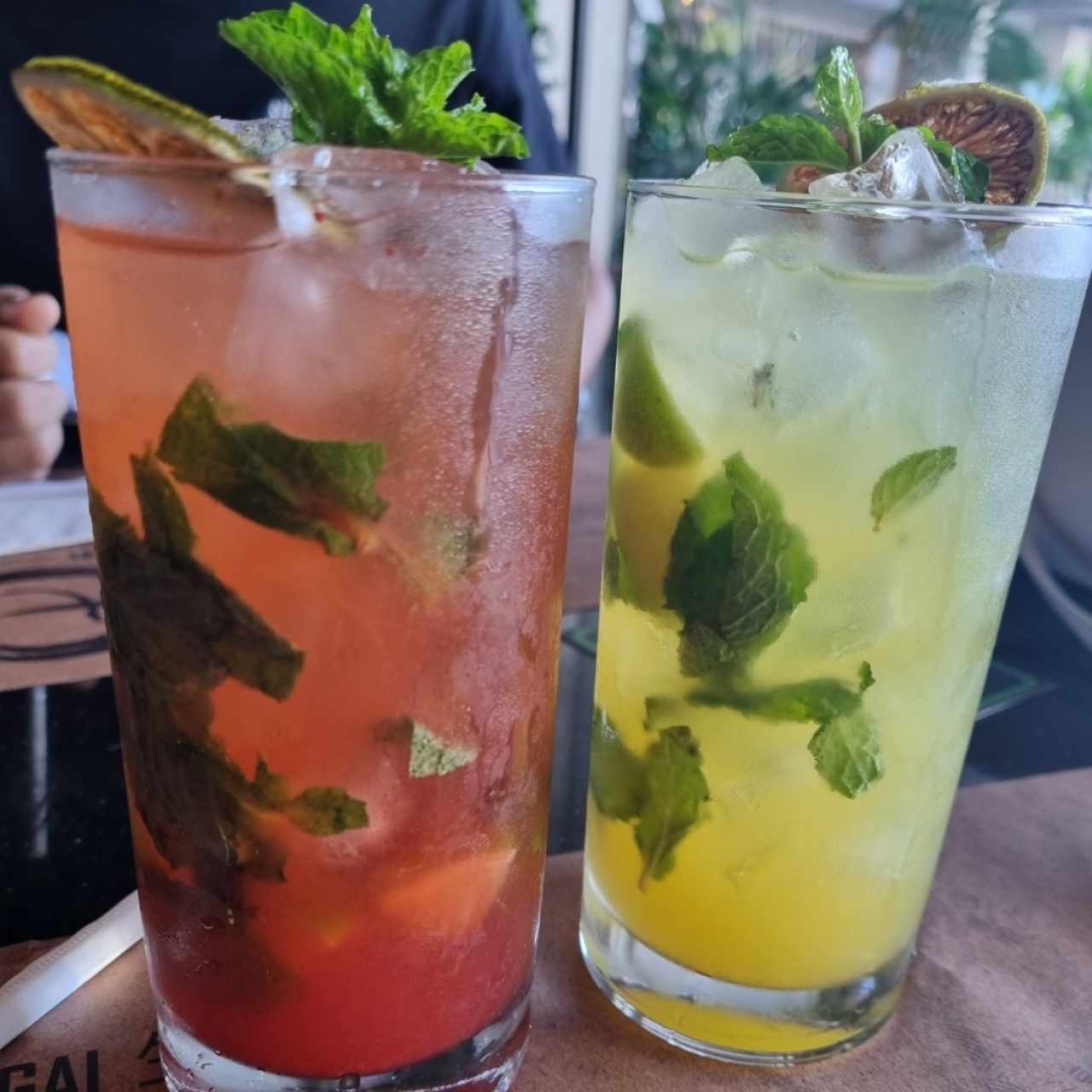 Mojitos de frutos rojos y de maracuyá