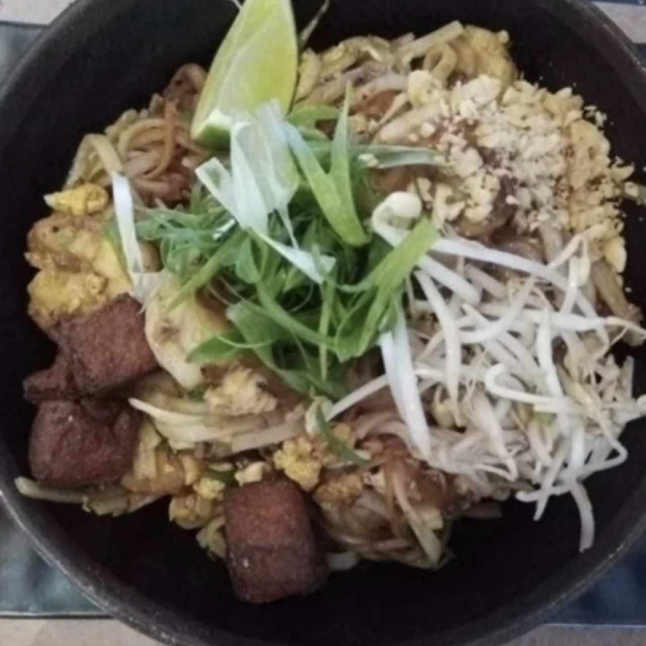 Pad thai de pollo