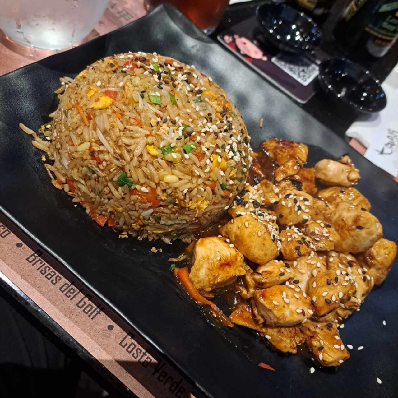 yakimeshi de pollo