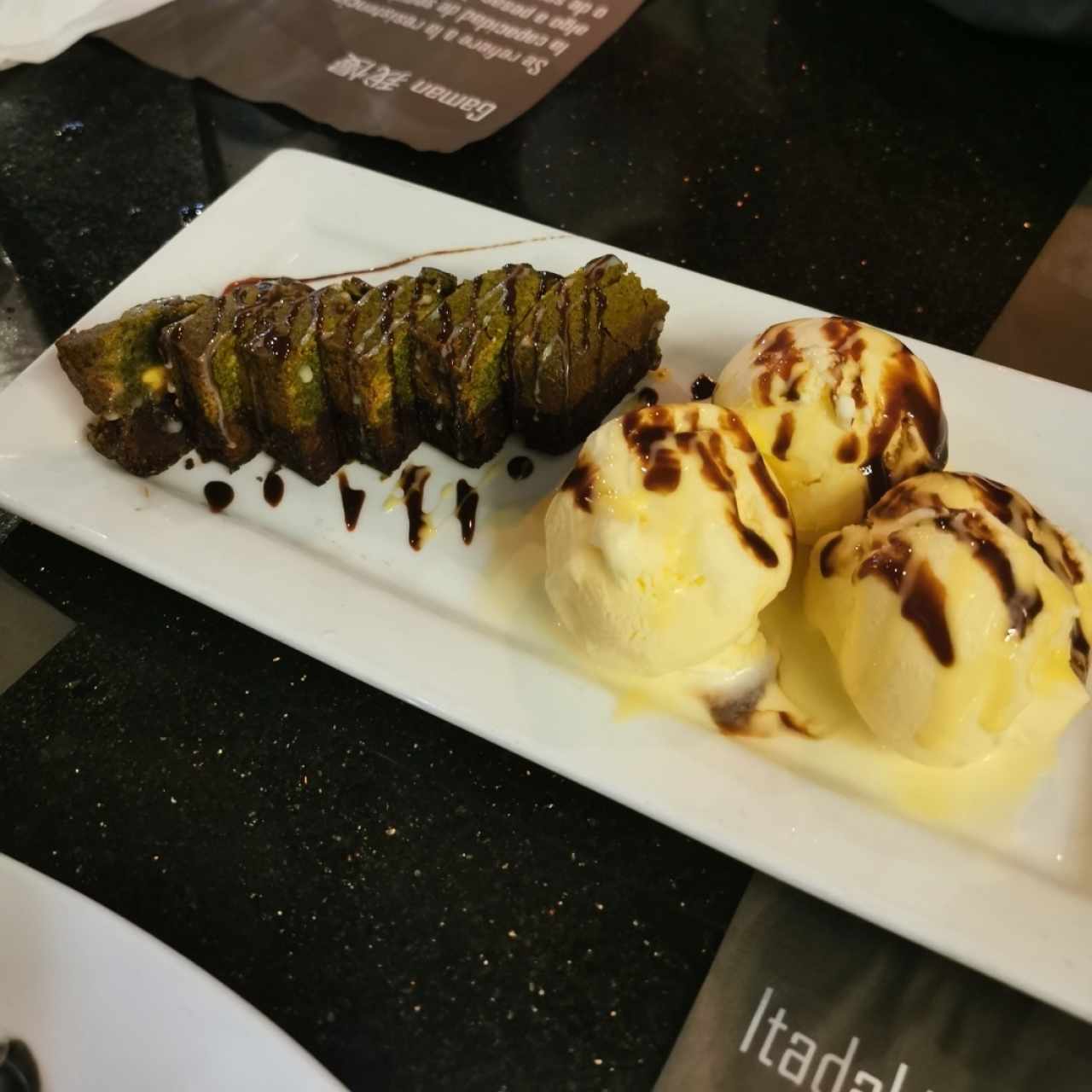 Brownie de chocolate y matcha