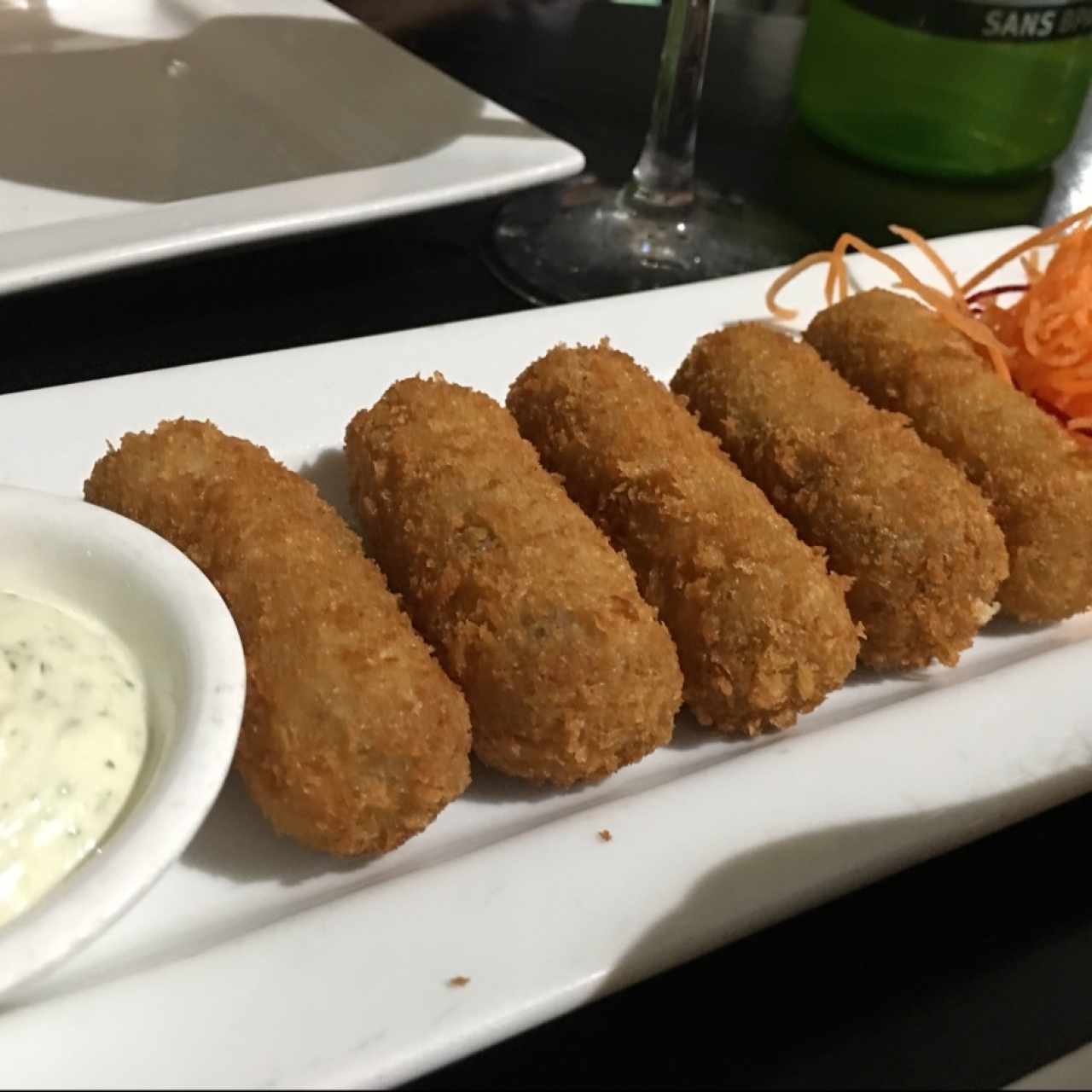 Entradas Calientes - Croqueta de Salmón