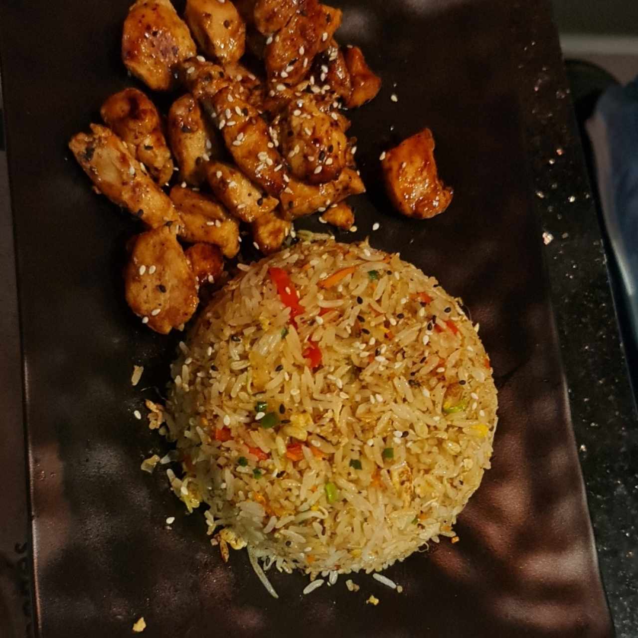 Yakimeshi de pollo