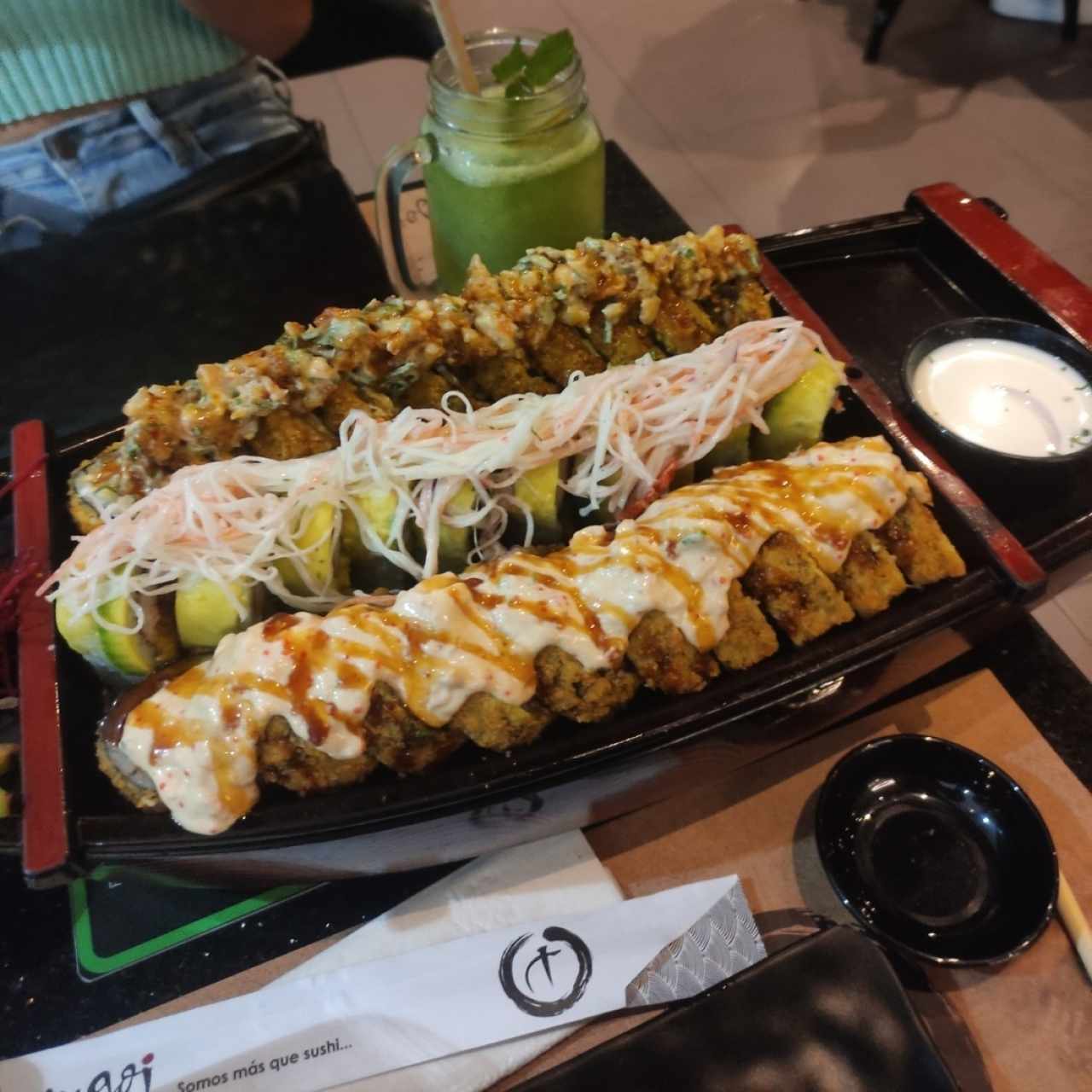 Rolls Especiales - Kung Fu Panda
Lava Roll
Ceviche Roll