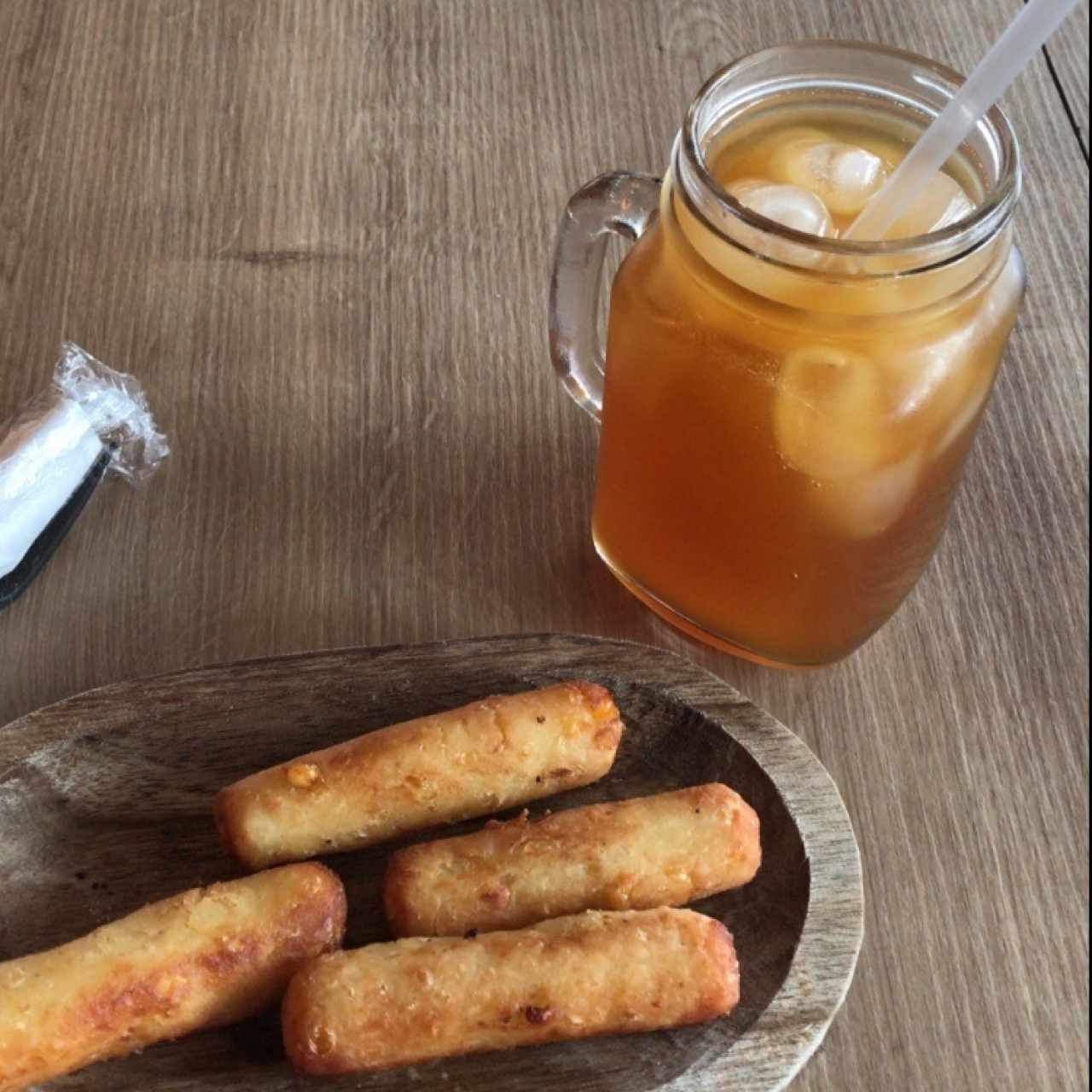 Palitos de maiz nuevo y limonada con raspadura