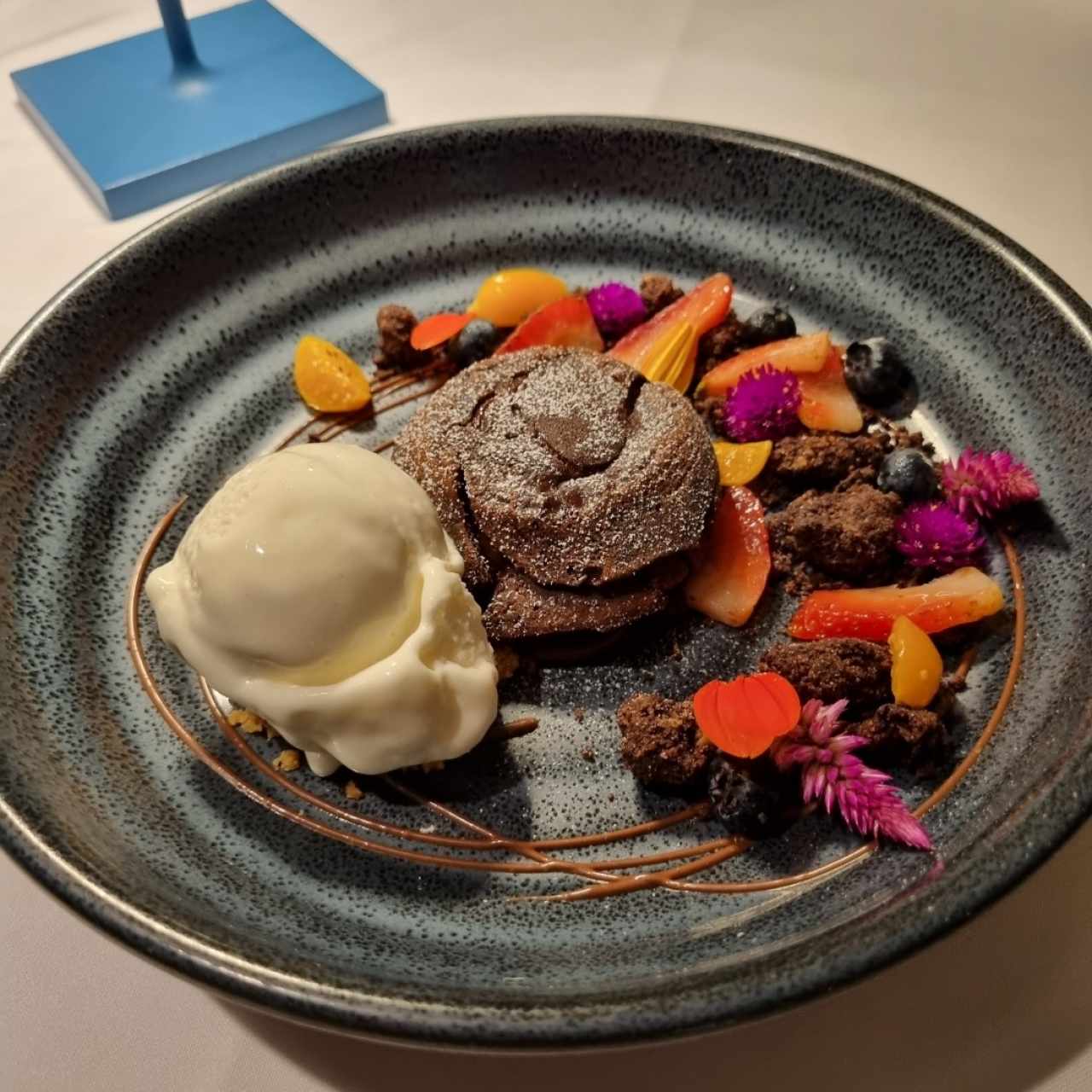 Volcán de Chocolate con Helado de Vainilla