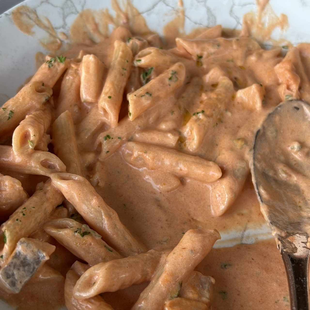 Penne al vodka con salmone