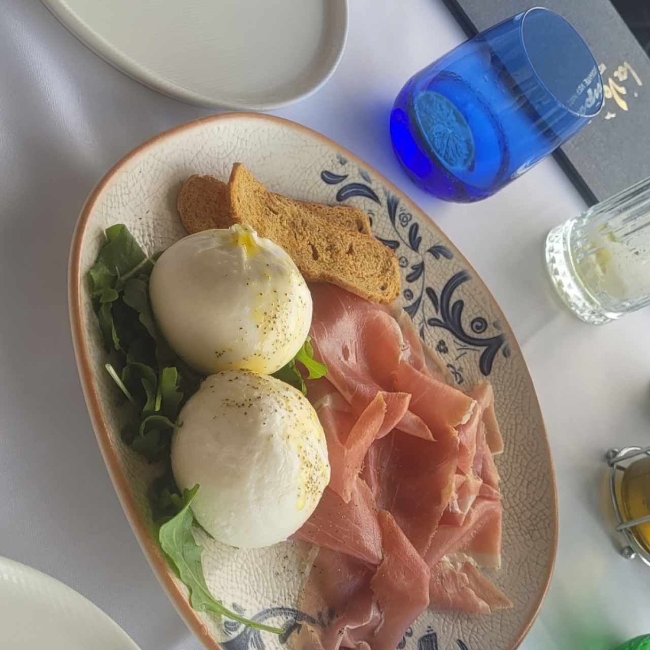 Antipasti - Burrata Con Prosciutto