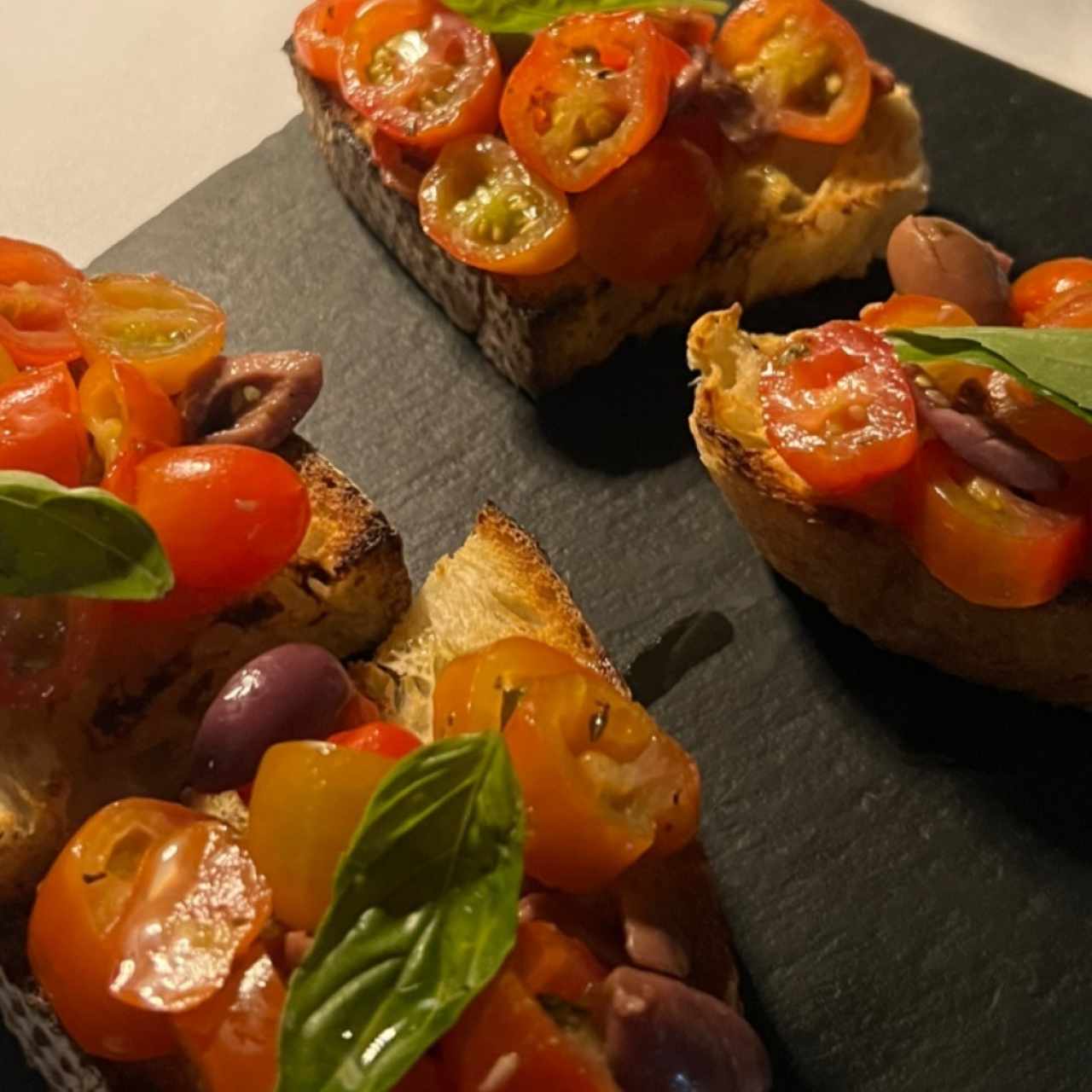 Bruschetta mediterránea 