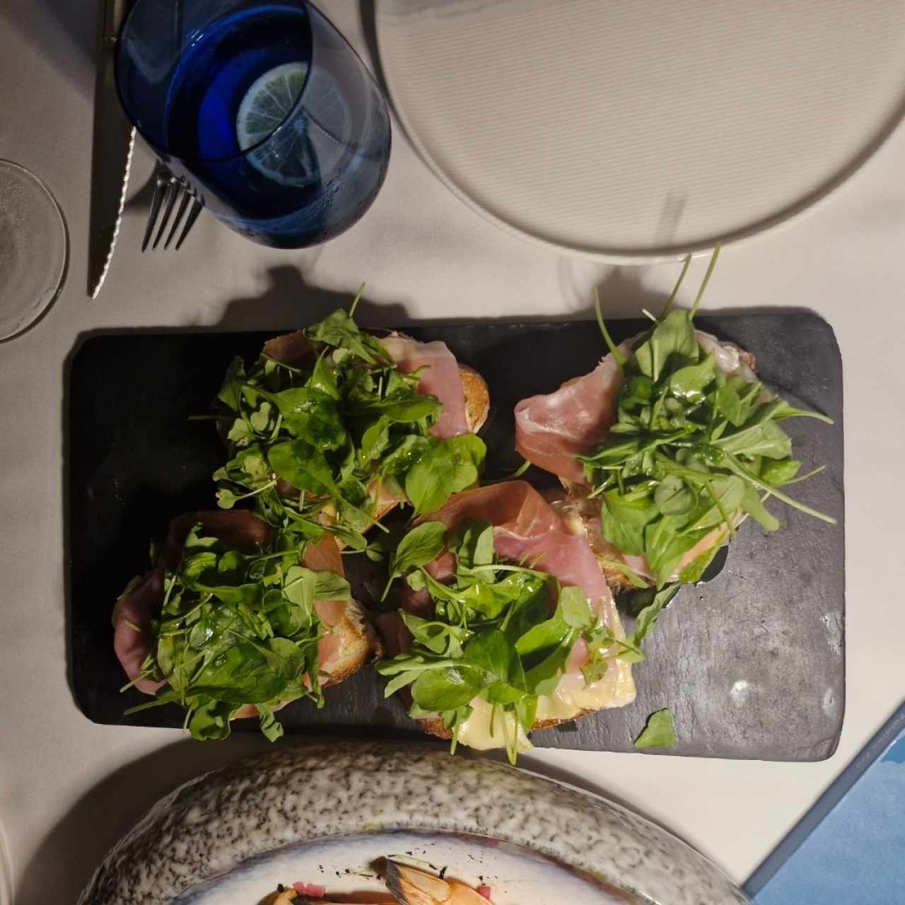 Antipasti - Bruschetta Mediterranea