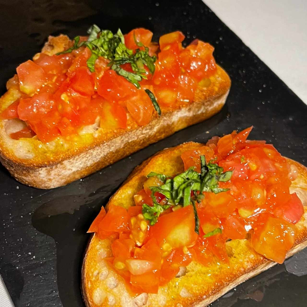 Antipasti - Bruschetta Mediterranea