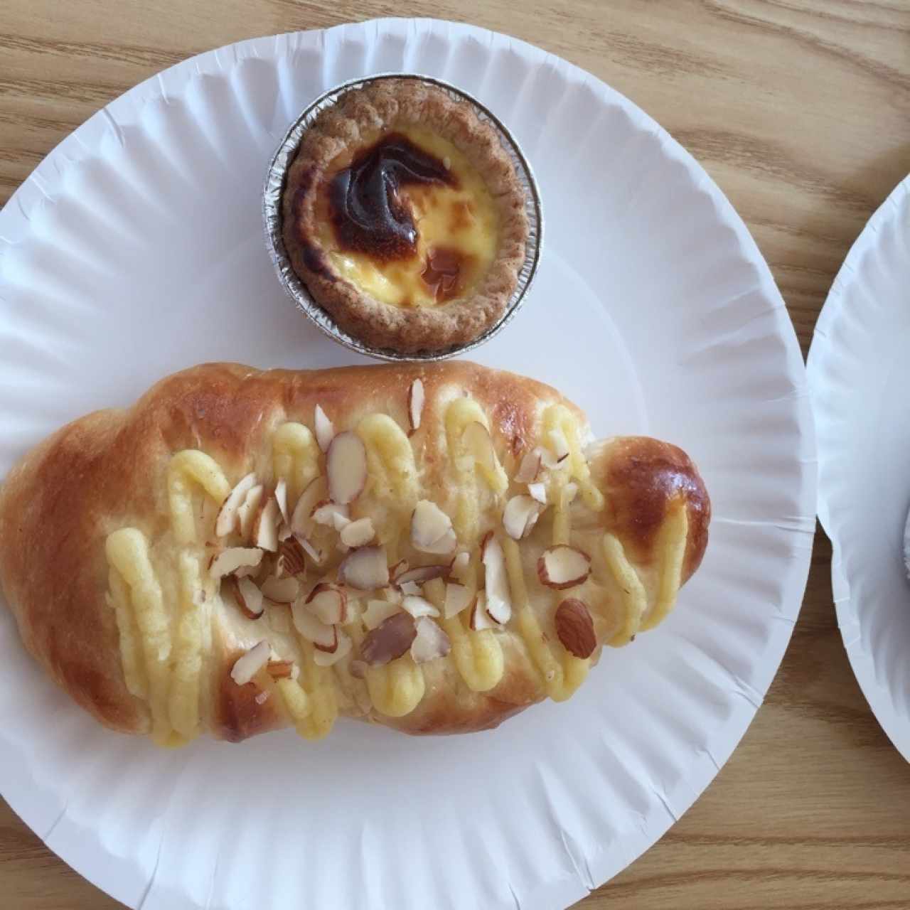 pan de almendra y tarta de huevo