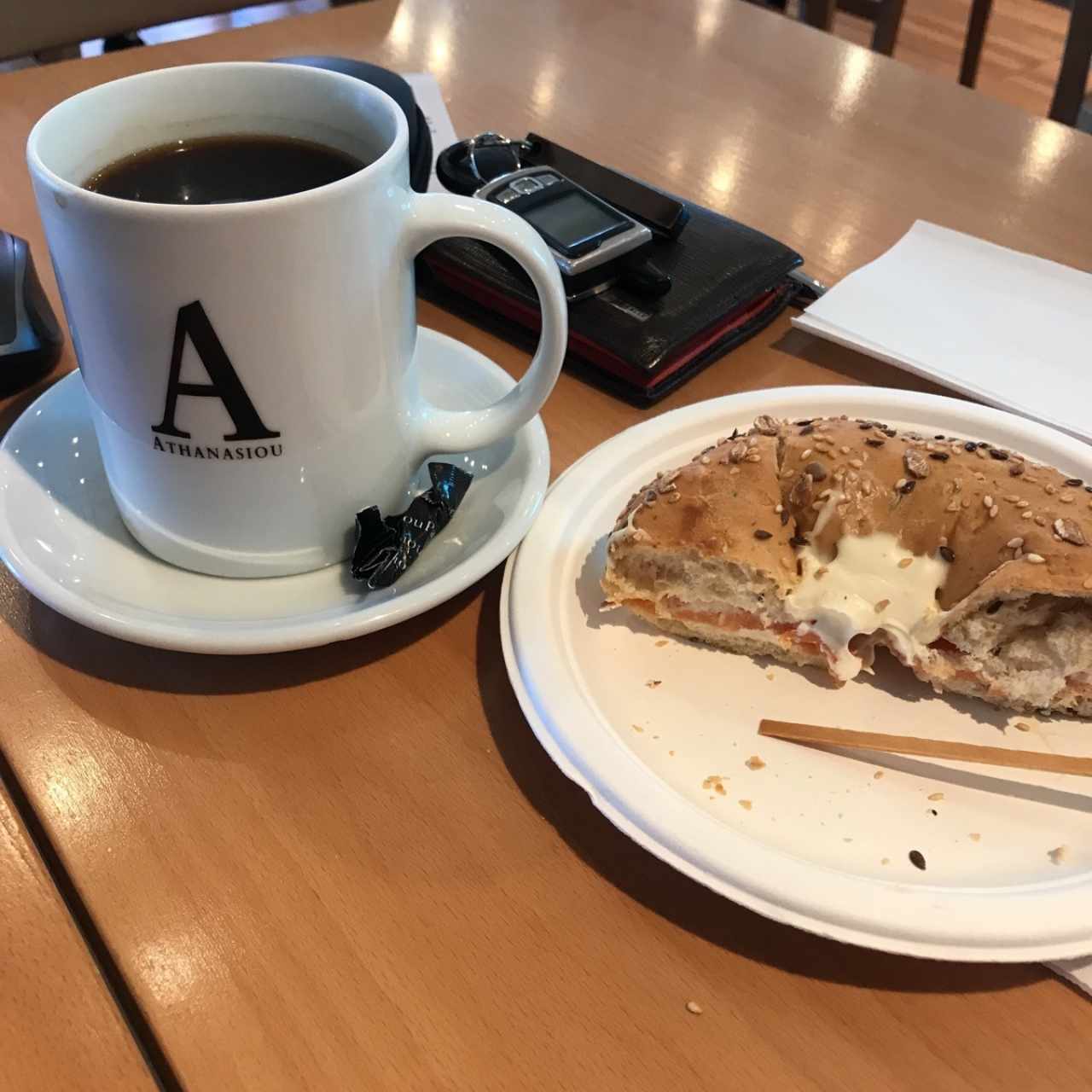 Bagel de Salmon y Cafe Americano