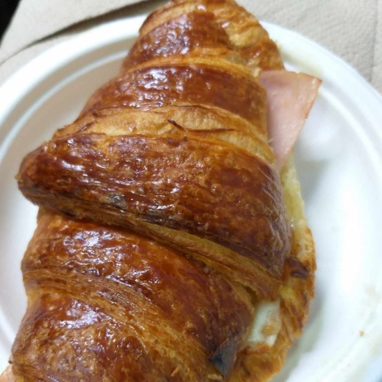 croissant jamon y queso