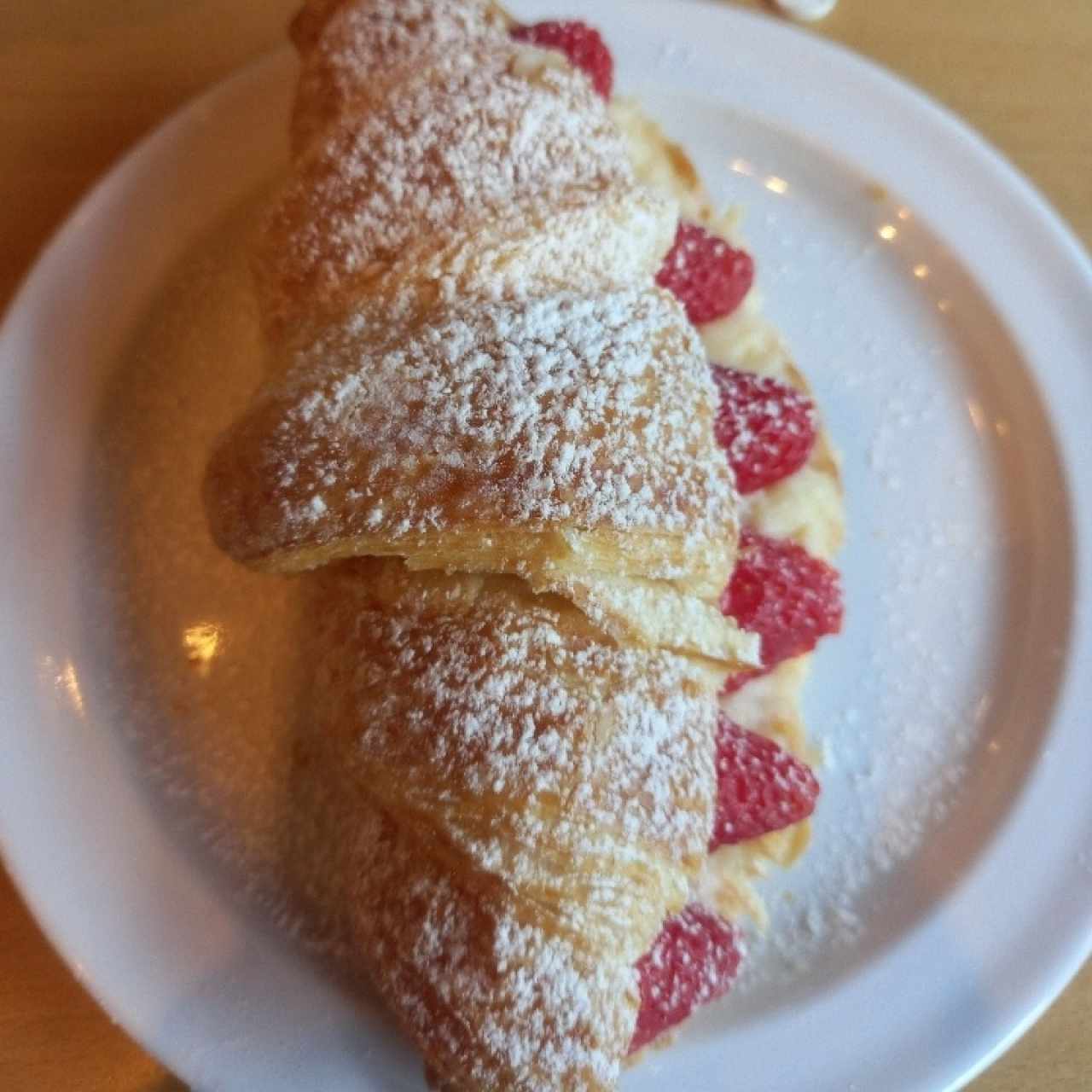 Croissant de Fresas y Cremas