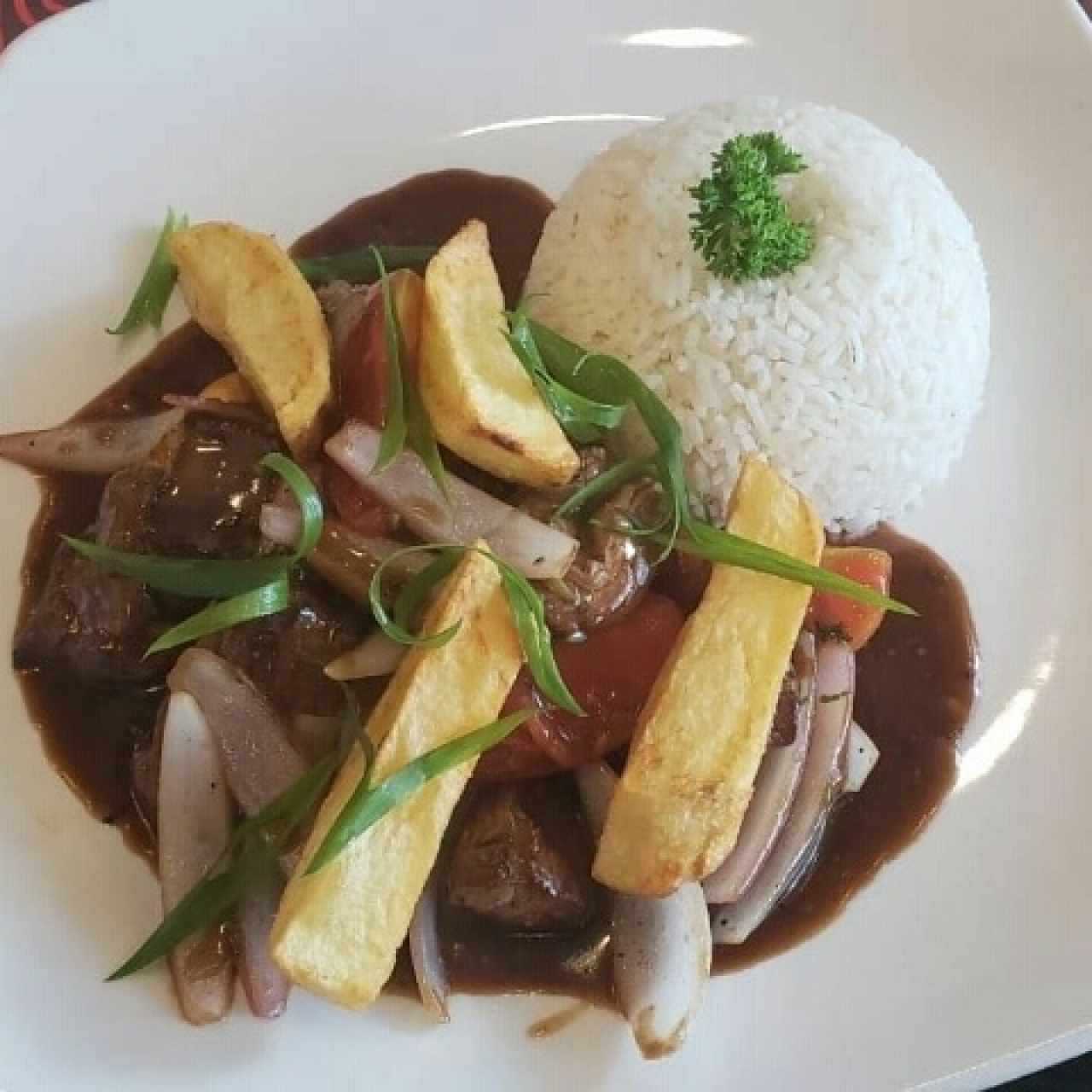 lomo saltado