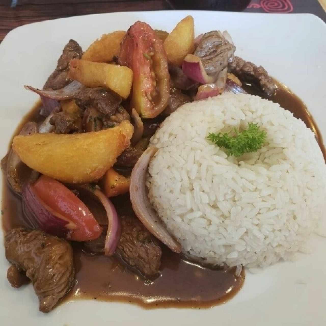 lomo saltado