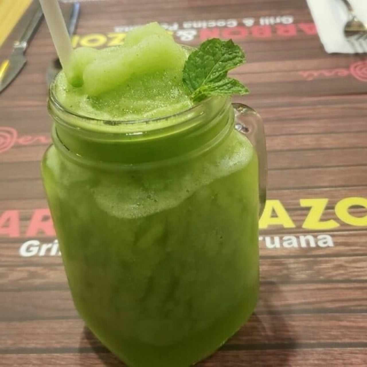 limonada con hierbabuena