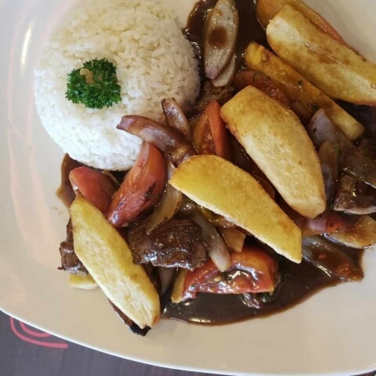 lomo saltado