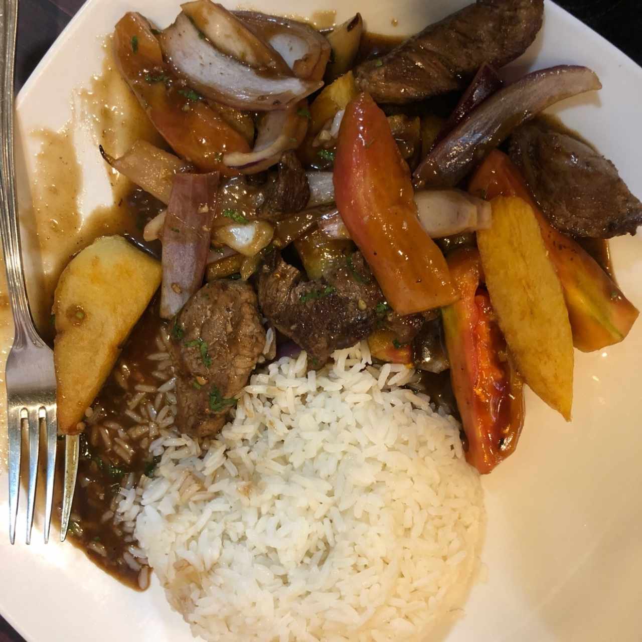 Lomo saltado