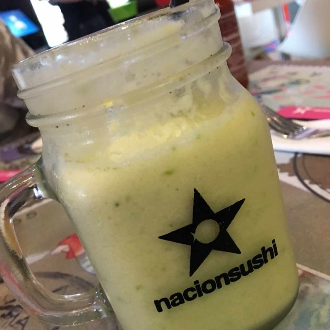 Licuado de piña, manzana verde y jengibre (sin miel).