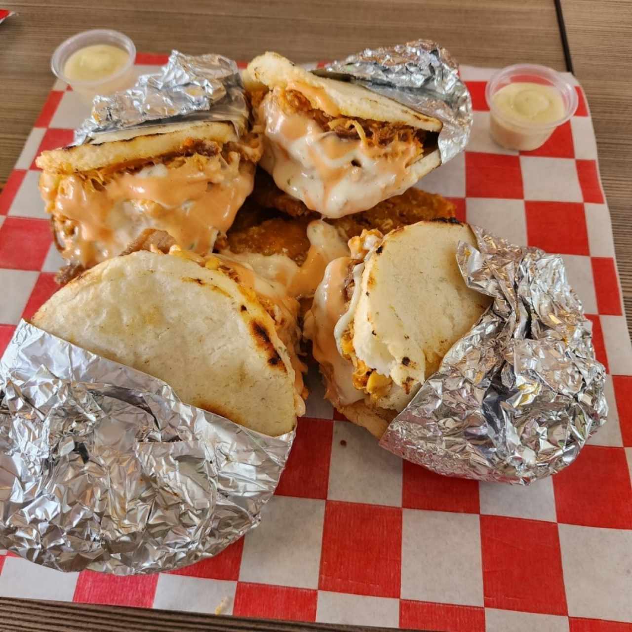 Arepas Rellenas - Pollo y Queso