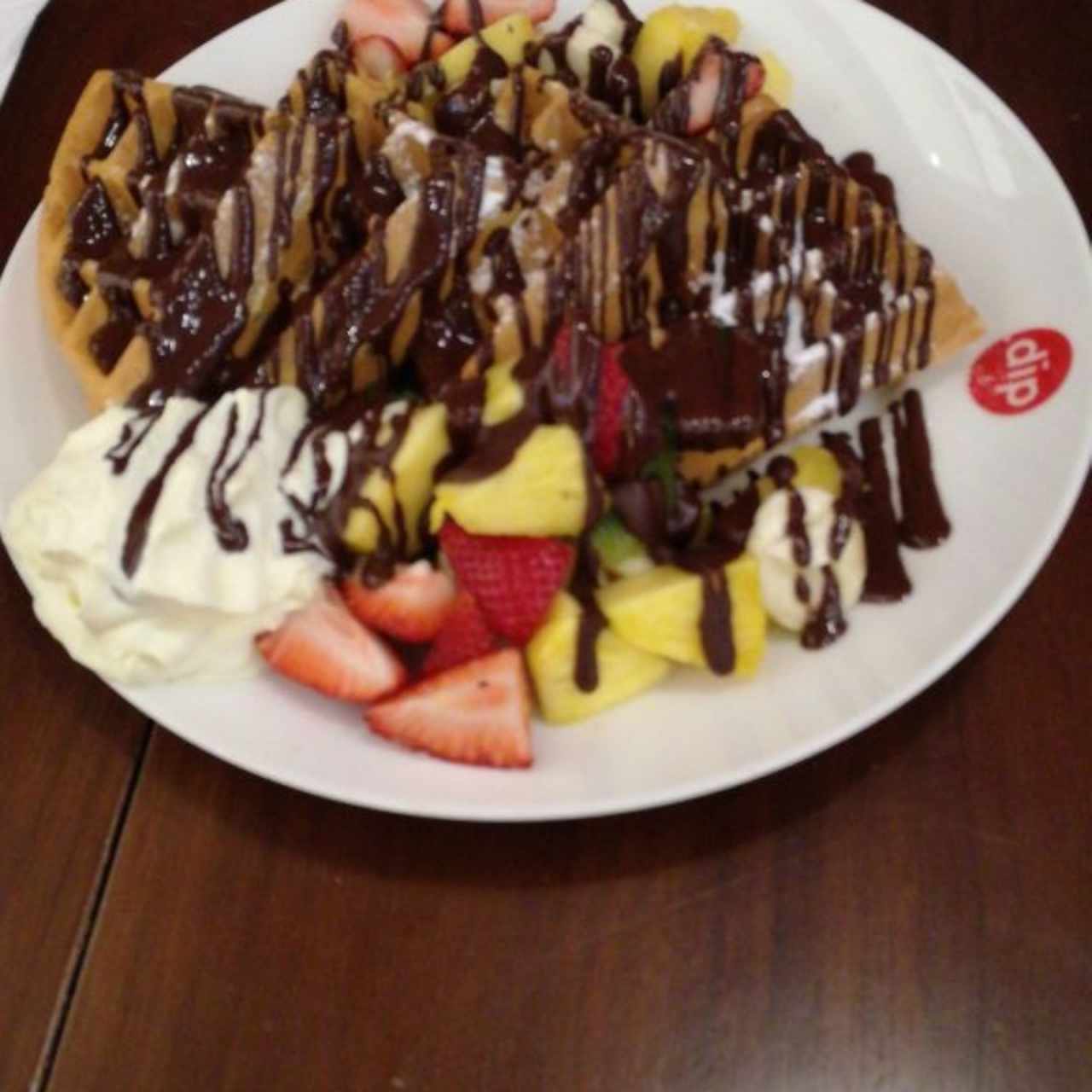 Wafles con Frutas