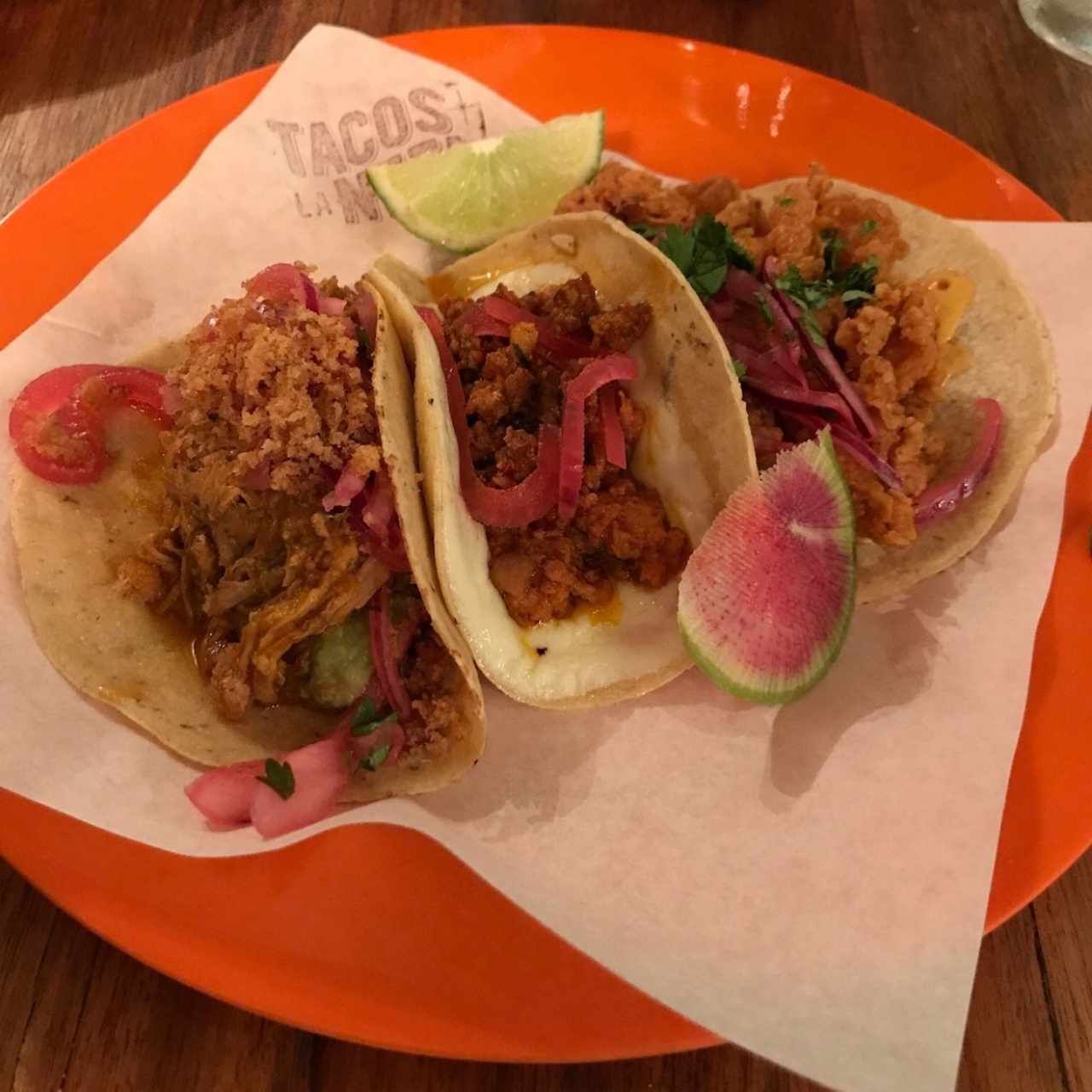 calamares, carnitas y cochinita pibil