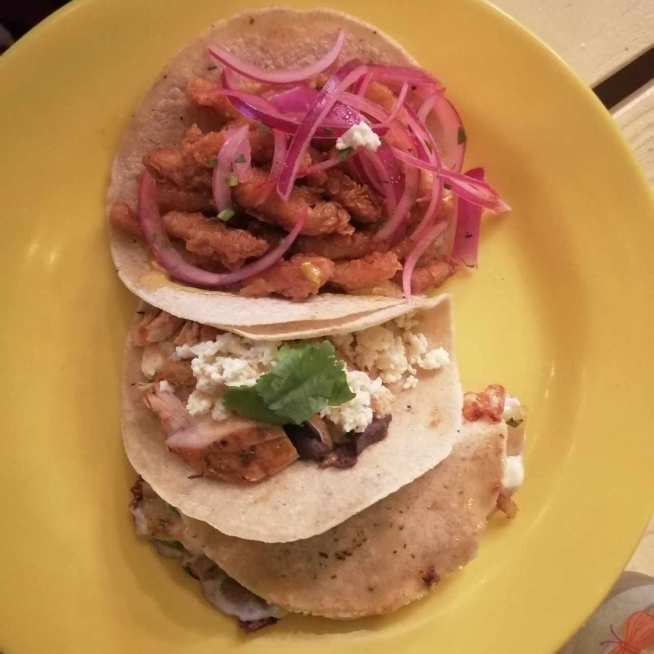 tacos de pollo carne y calamares